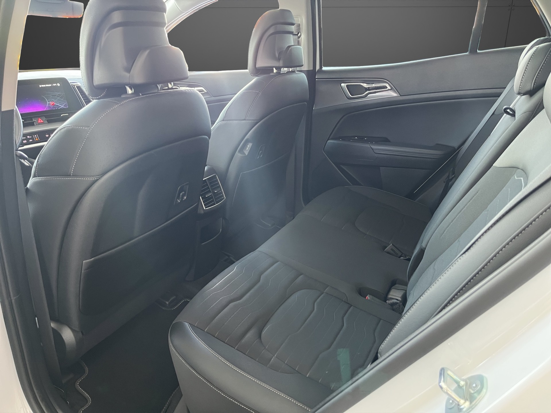 KIA Sportage 1.6T-GDi PHEV Style 4x4 A-image-11