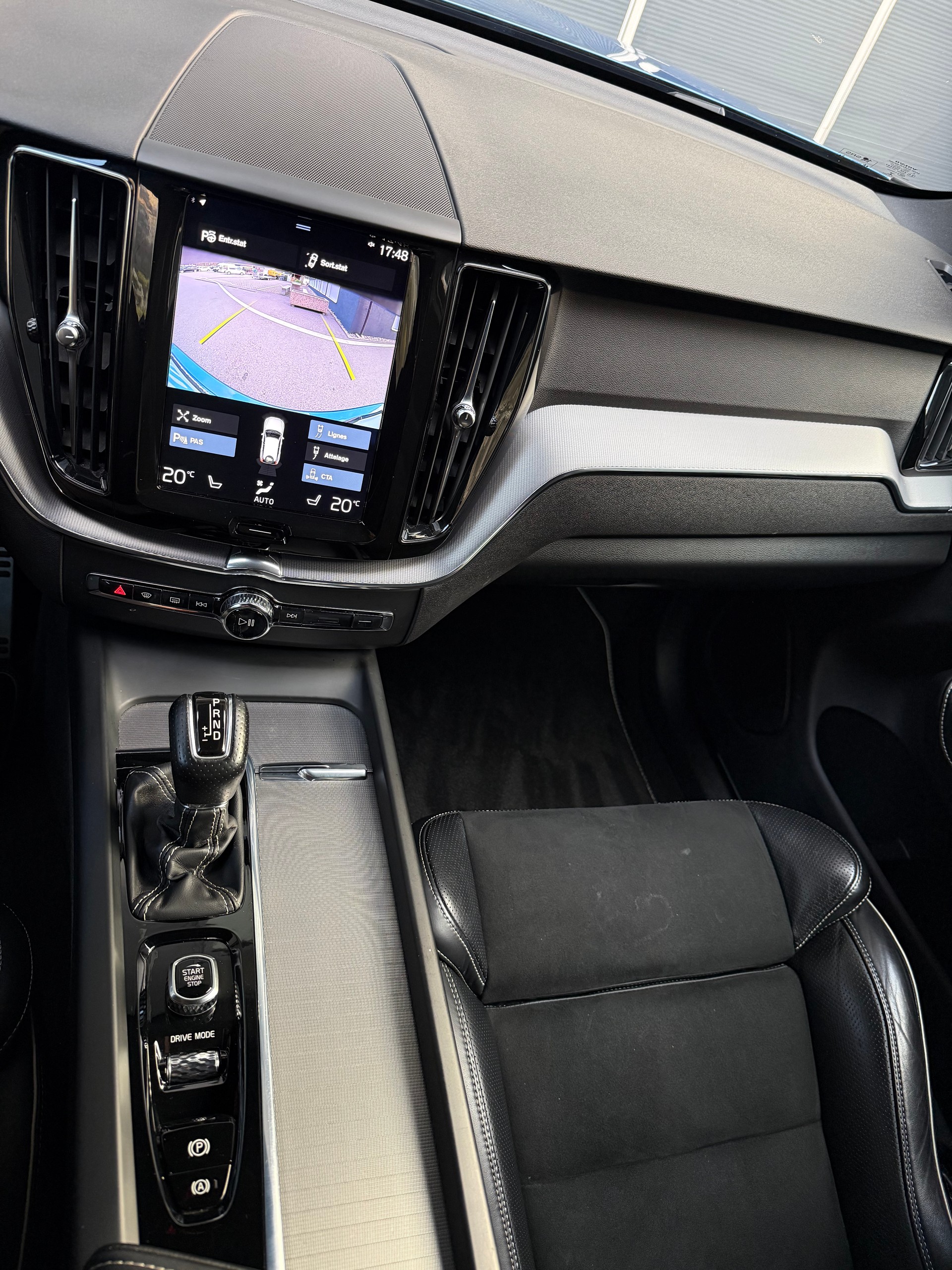 VOLVO XC60 T5 AWD R-Design Geartronic-image-14