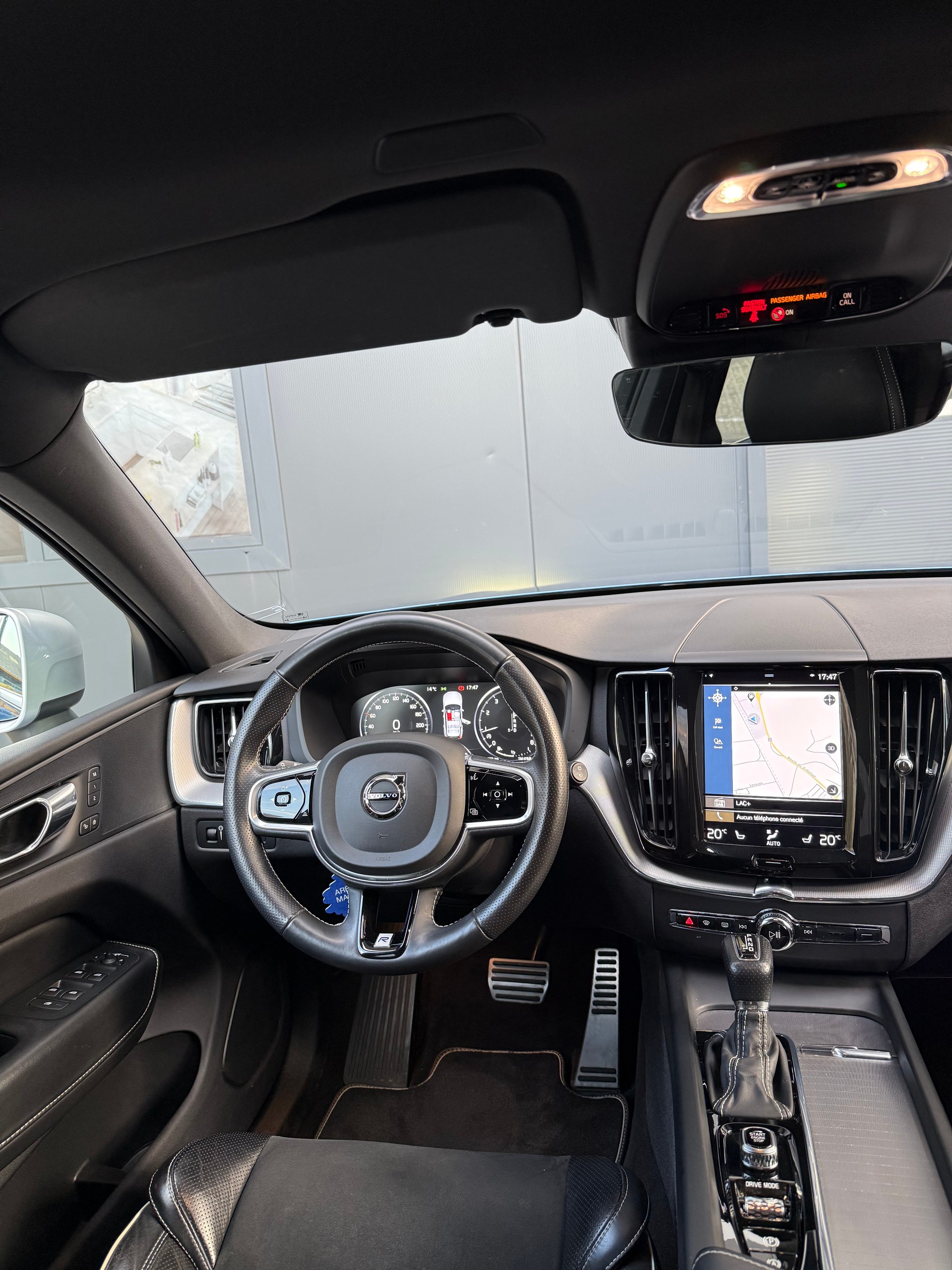 VOLVO XC60 T5 AWD R-Design Geartronic-image-9