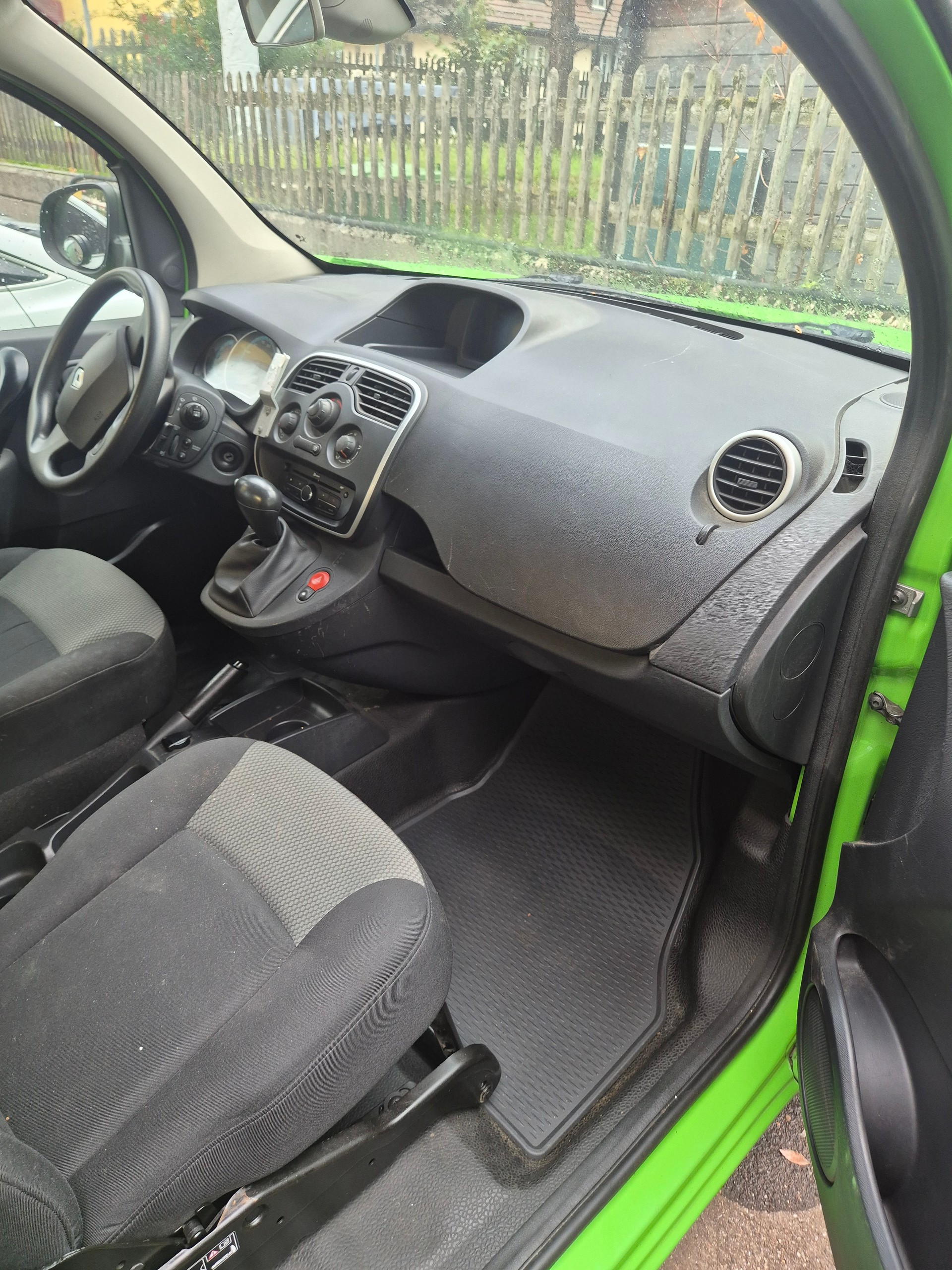 RENAULT KANGOO MAXI-image-1