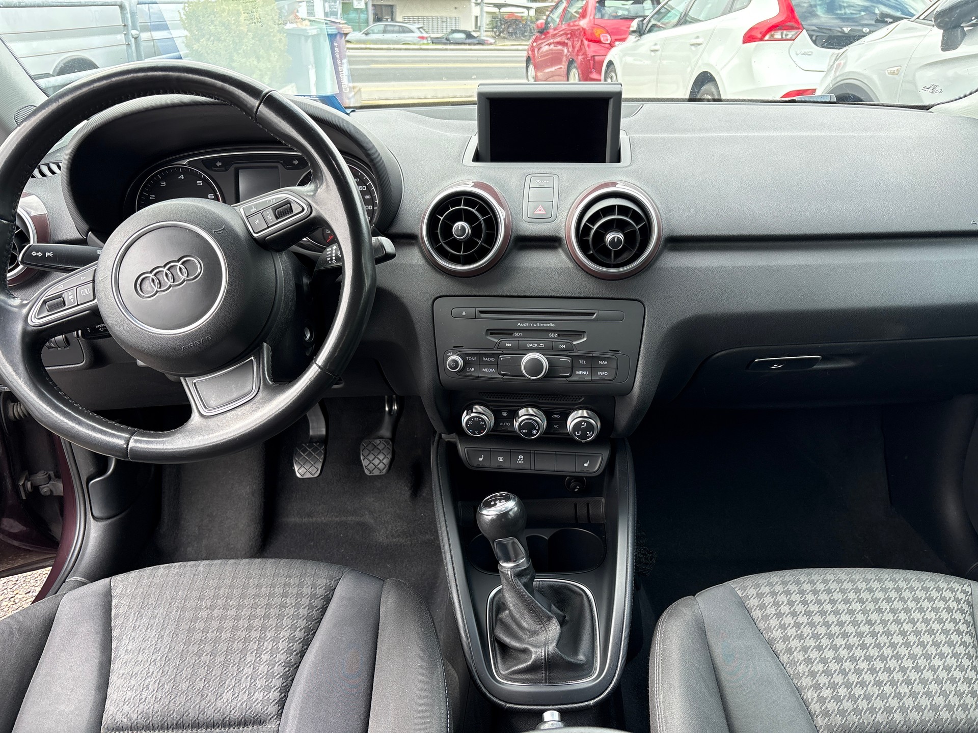 AUDI A1 Sportback 1.4 TFSI Attraction-image-6
