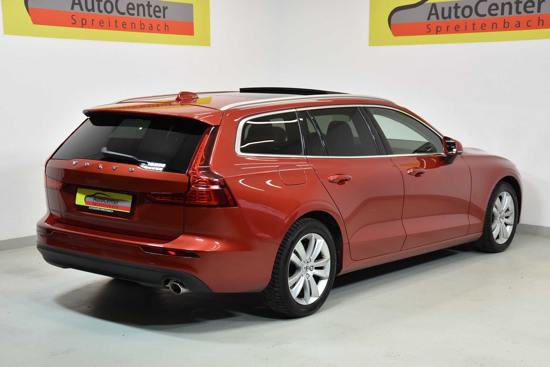 VOLVO V60 D3 Momentum Geartronic-image-10