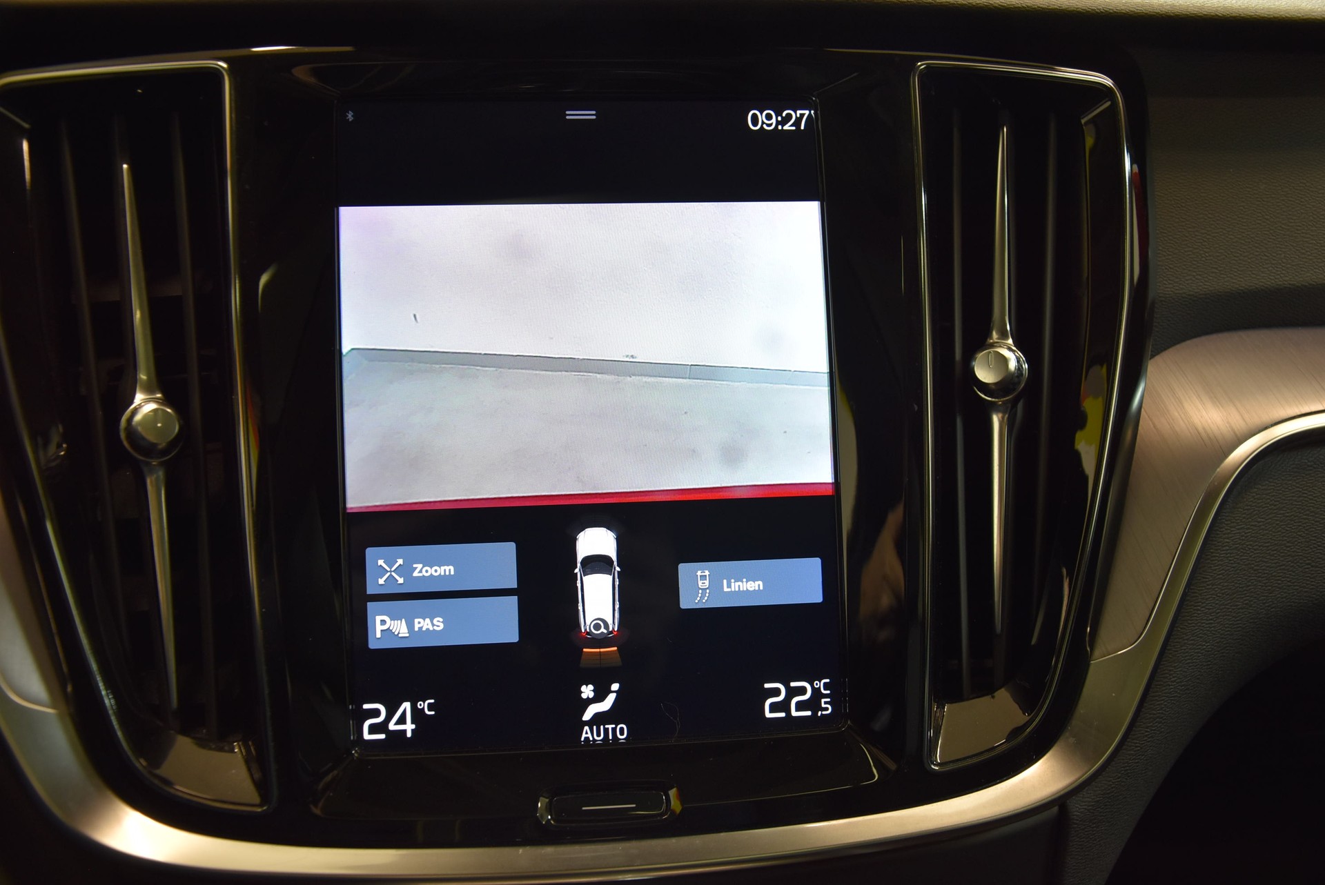 VOLVO V60 D3 Momentum Geartronic-image-8