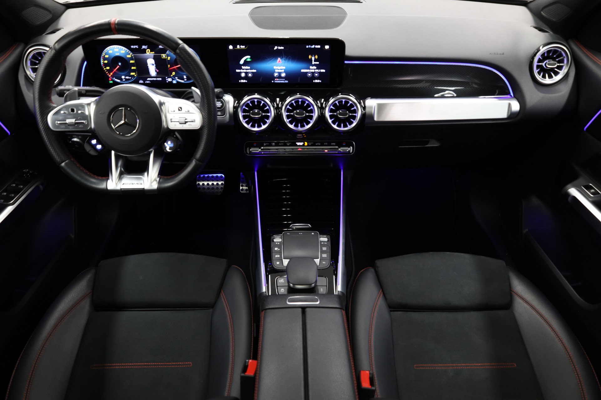 MERCEDES-BENZ GLB 35 AMG 4matic-image-14
