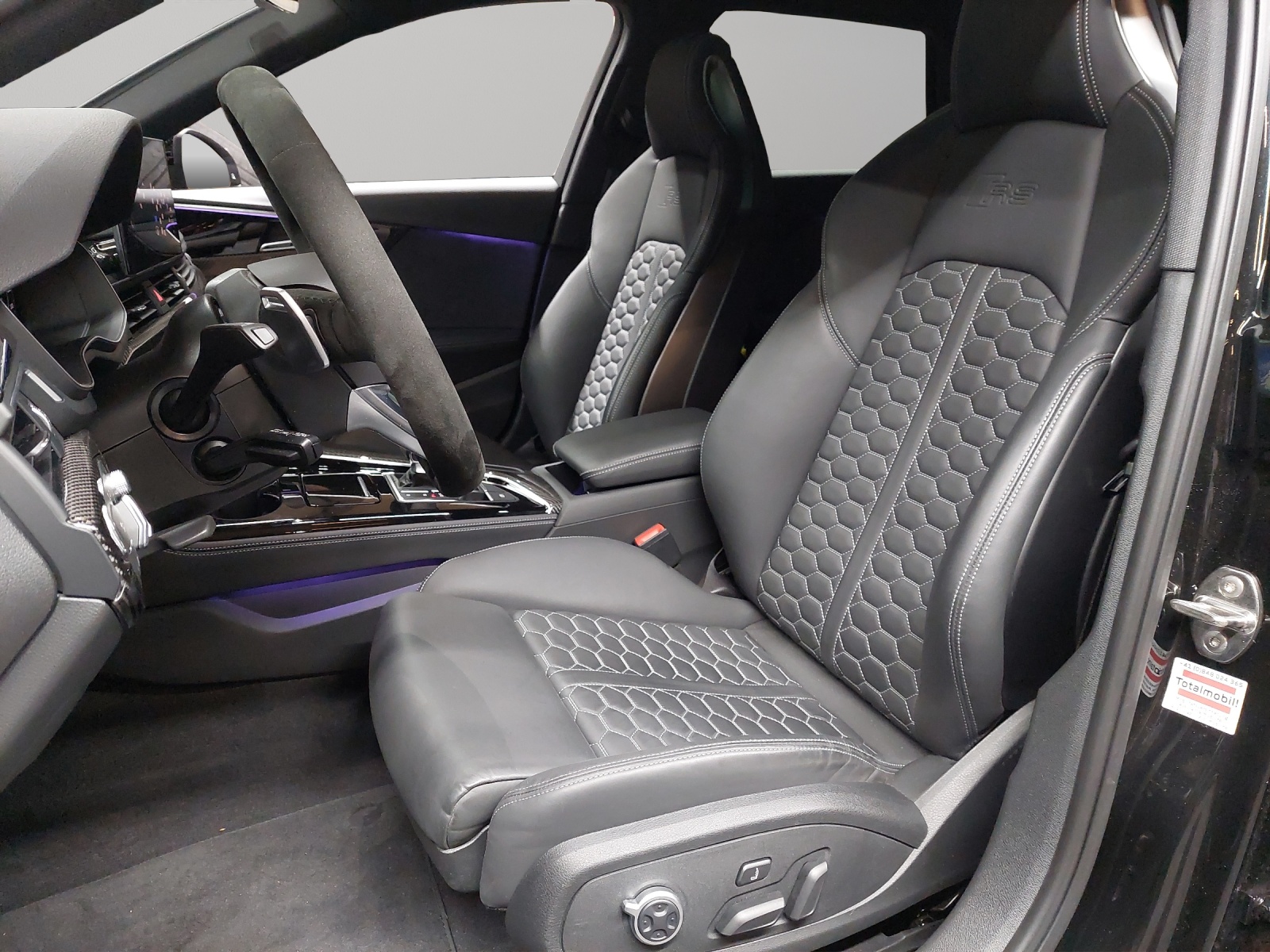 AUDI RS4 Avant quattro tiptronic-image-5