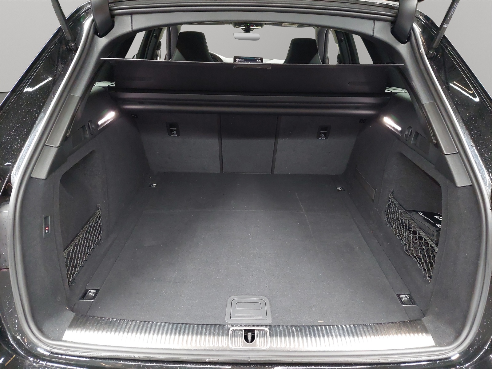 AUDI RS4 Avant quattro tiptronic-image-10