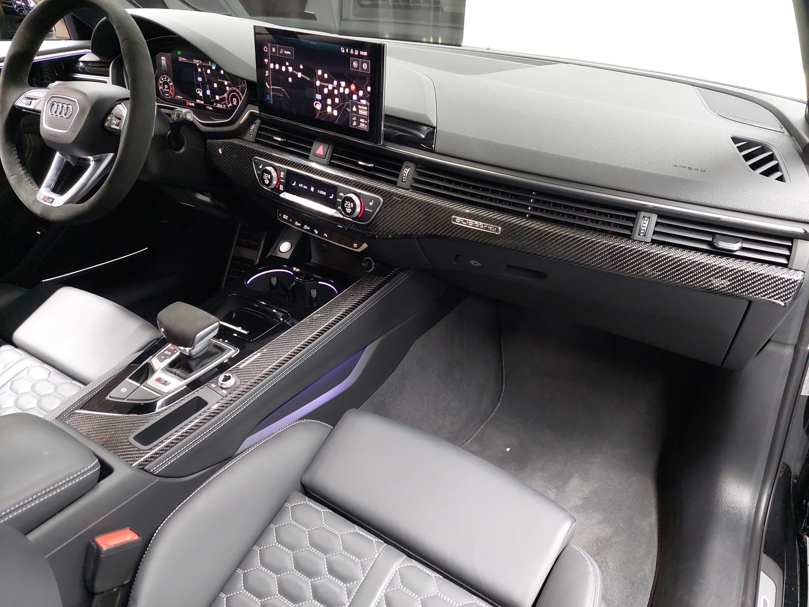 AUDI RS4 Avant quattro tiptronic-image-9