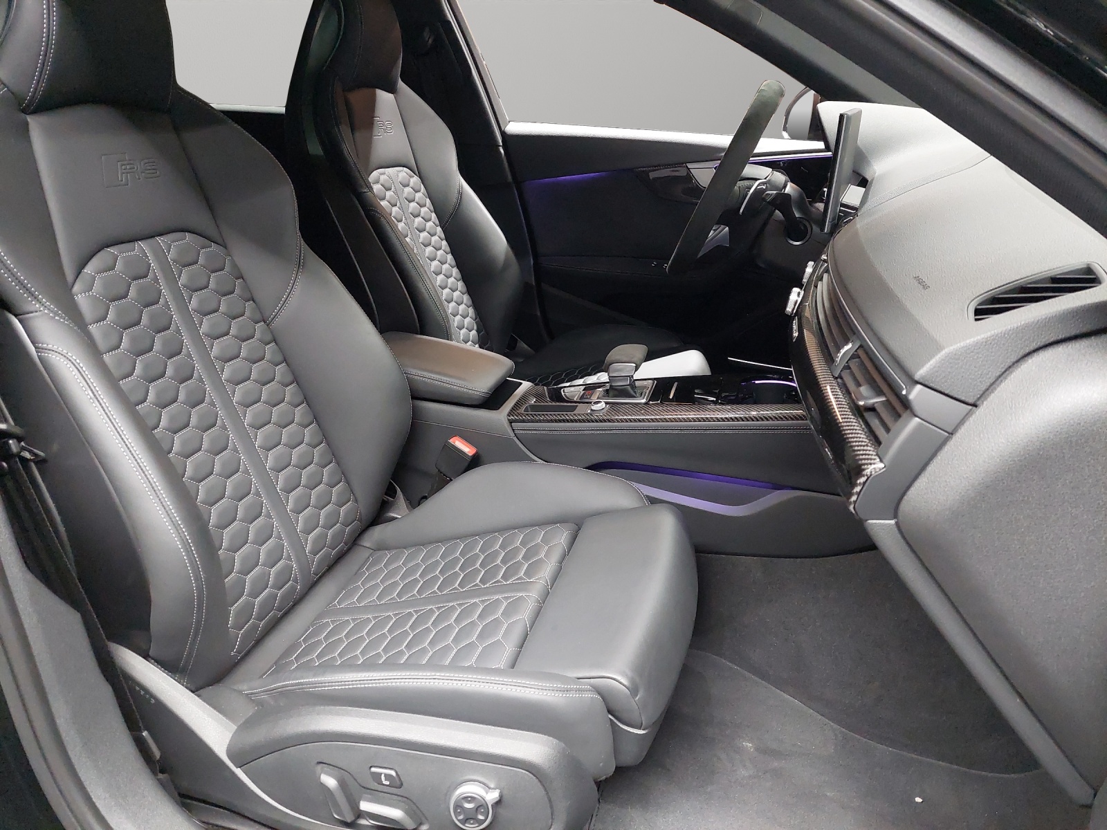 AUDI RS4 Avant quattro tiptronic-image-8