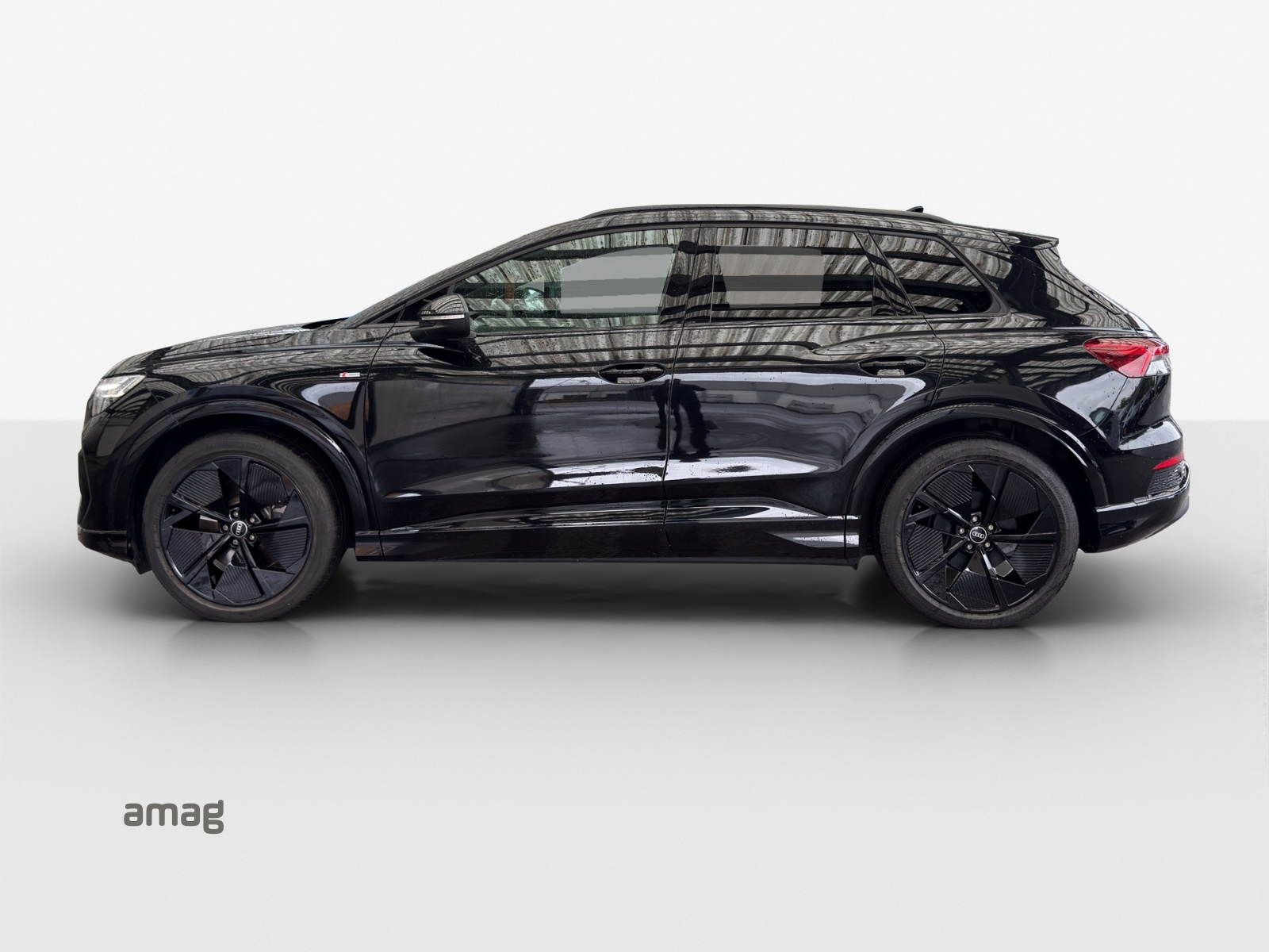 AUDI Q4 e-tron 40-image-1
