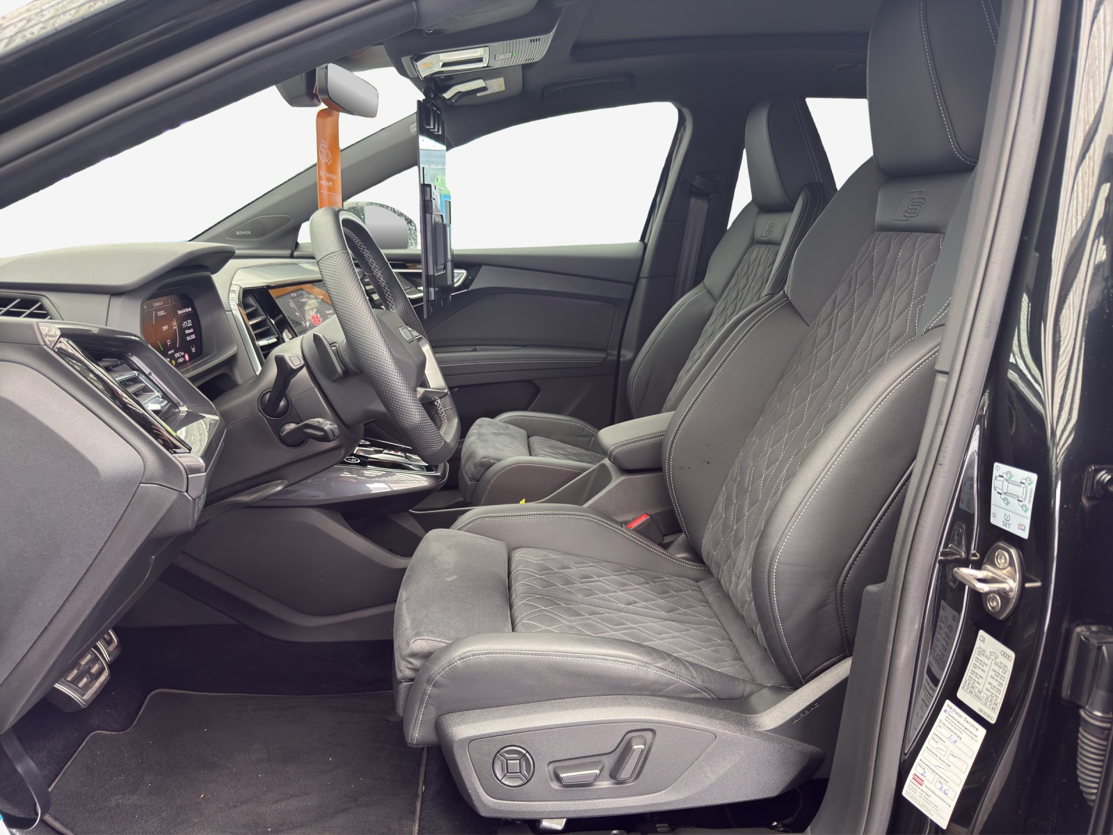 AUDI Q4 e-tron 40-image-8