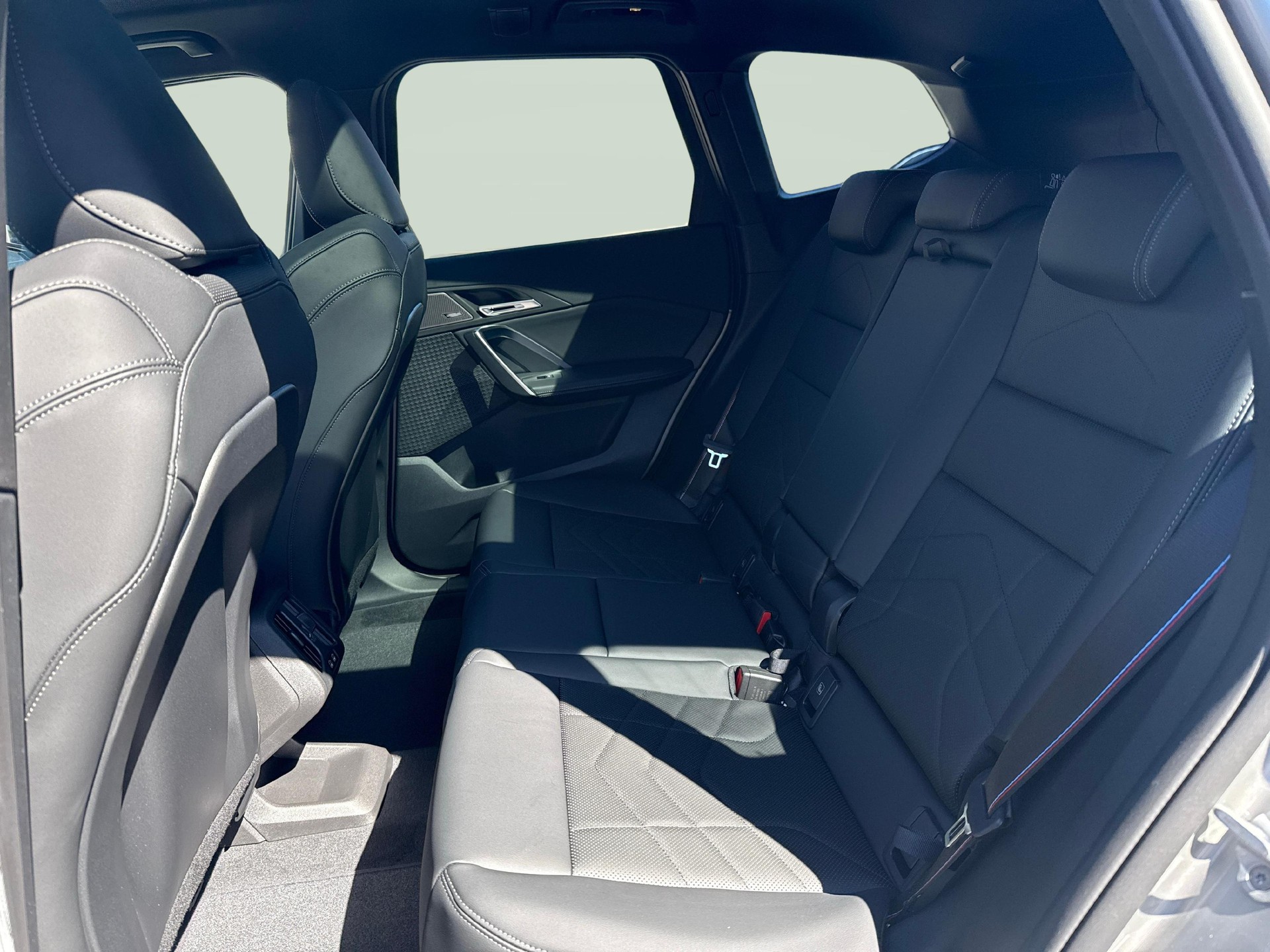 BMW iX1 30 xDrive Kit M Sport Pro-image-10