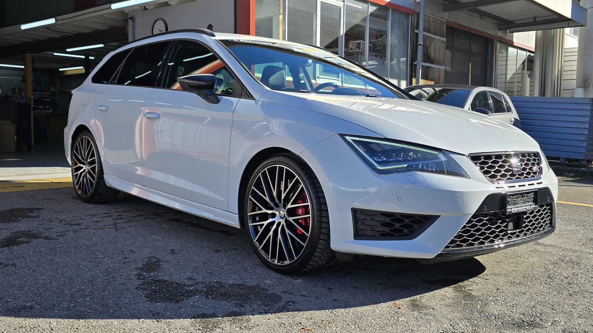 SEAT Leon ST 2.0 TSI Cupra 290 DSG-image-1