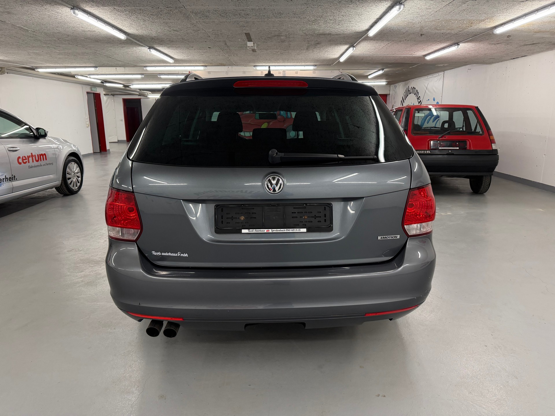 VW Golf Variant 1.6 TDI Trendline 4Motion-image-4
