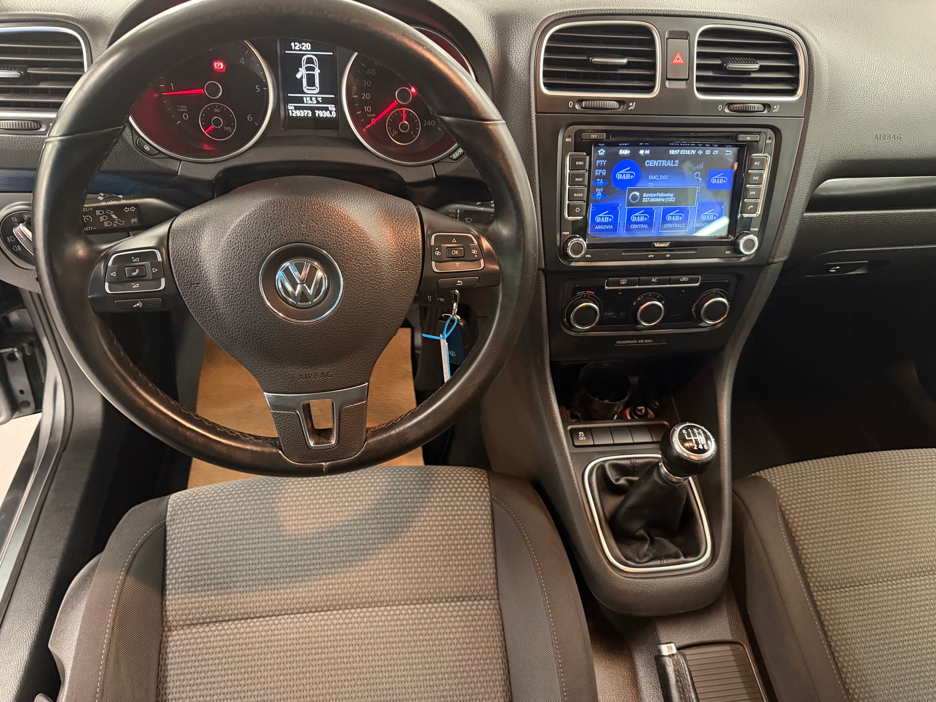 VW Golf Variant 1.6 TDI Trendline 4Motion-image-8