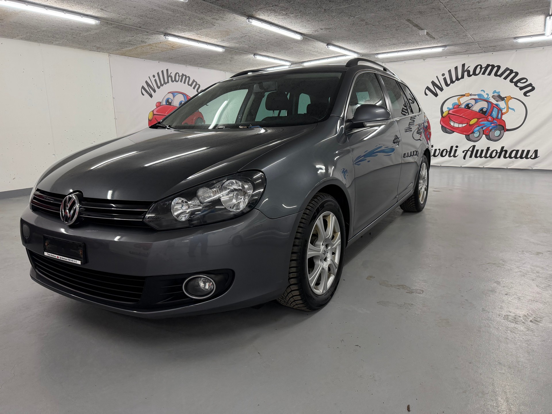 VW Golf Variant 1.6 TDI Trendline 4Motion-image-0