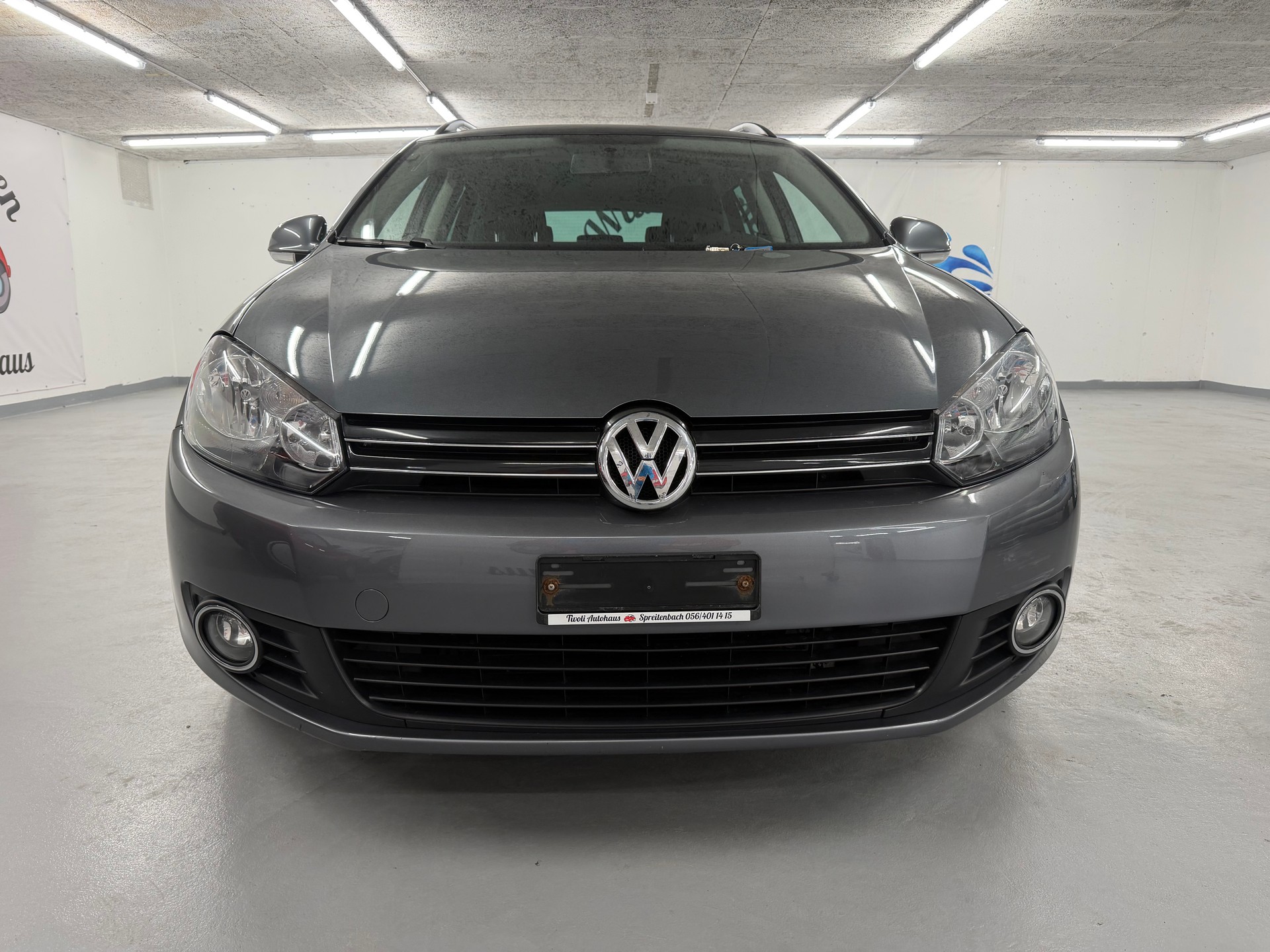 VW Golf Variant 1.6 TDI Trendline 4Motion-image-2