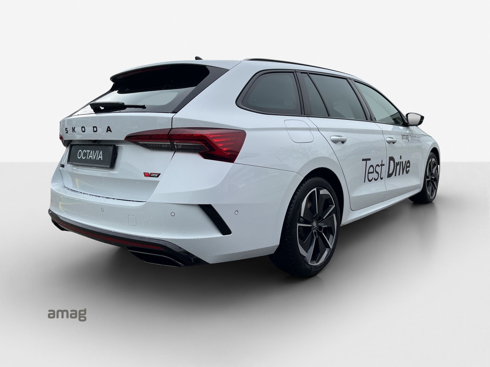 SKODA Octavia Combi 2.0 TSI DSG RS-image-4