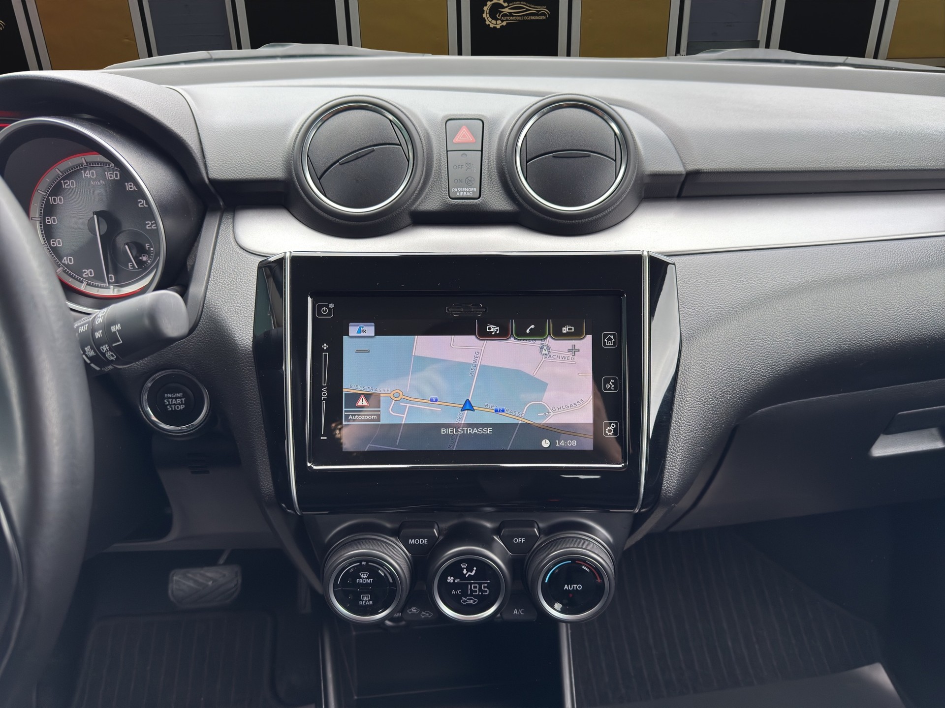 SUZUKI Swift 1.2 Compact Top Hybrid mit Werksgarantie-image-14