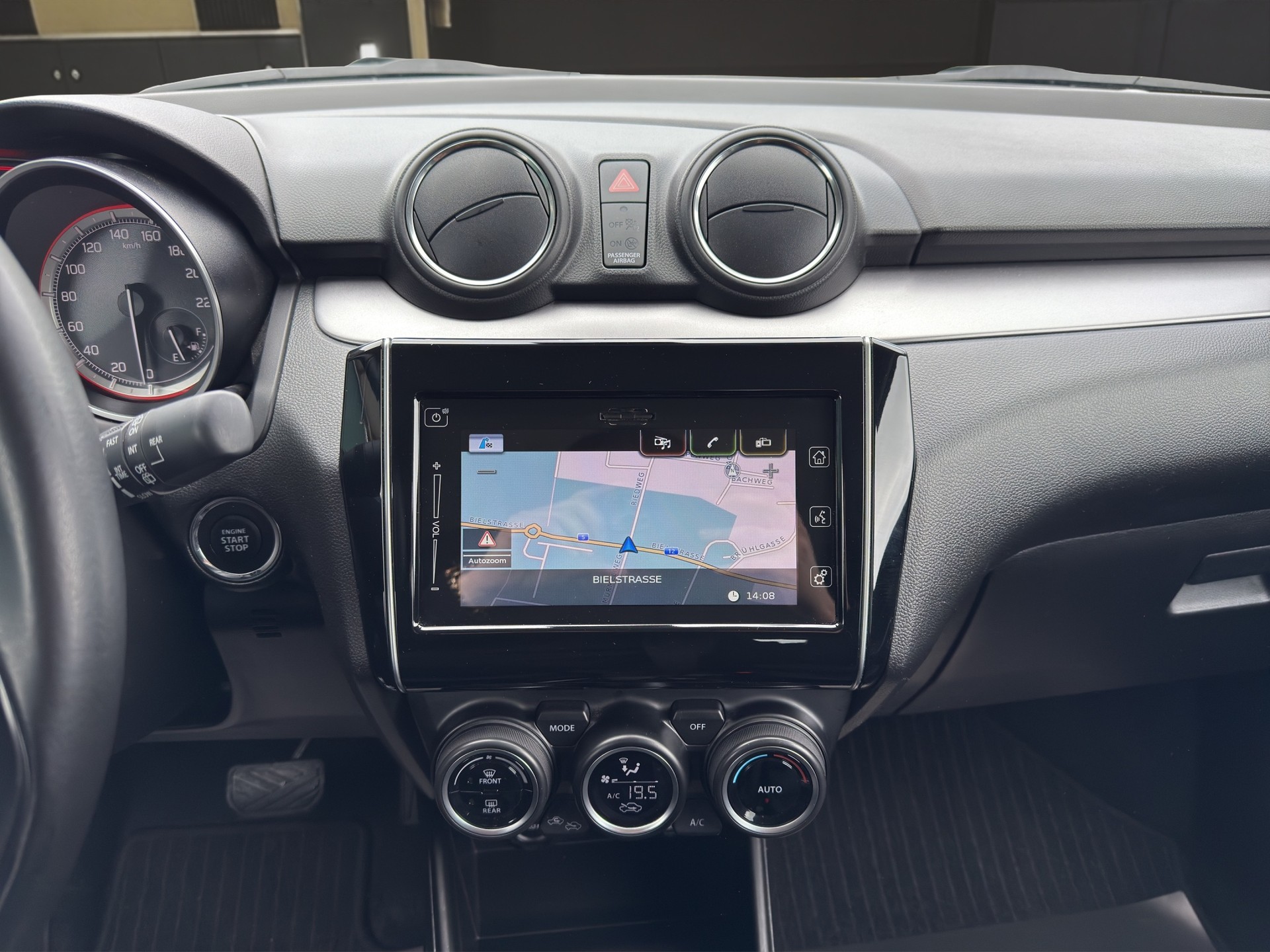 SUZUKI Swift 1.2 Compact Top Hybrid mit Werksgarantie-image-14