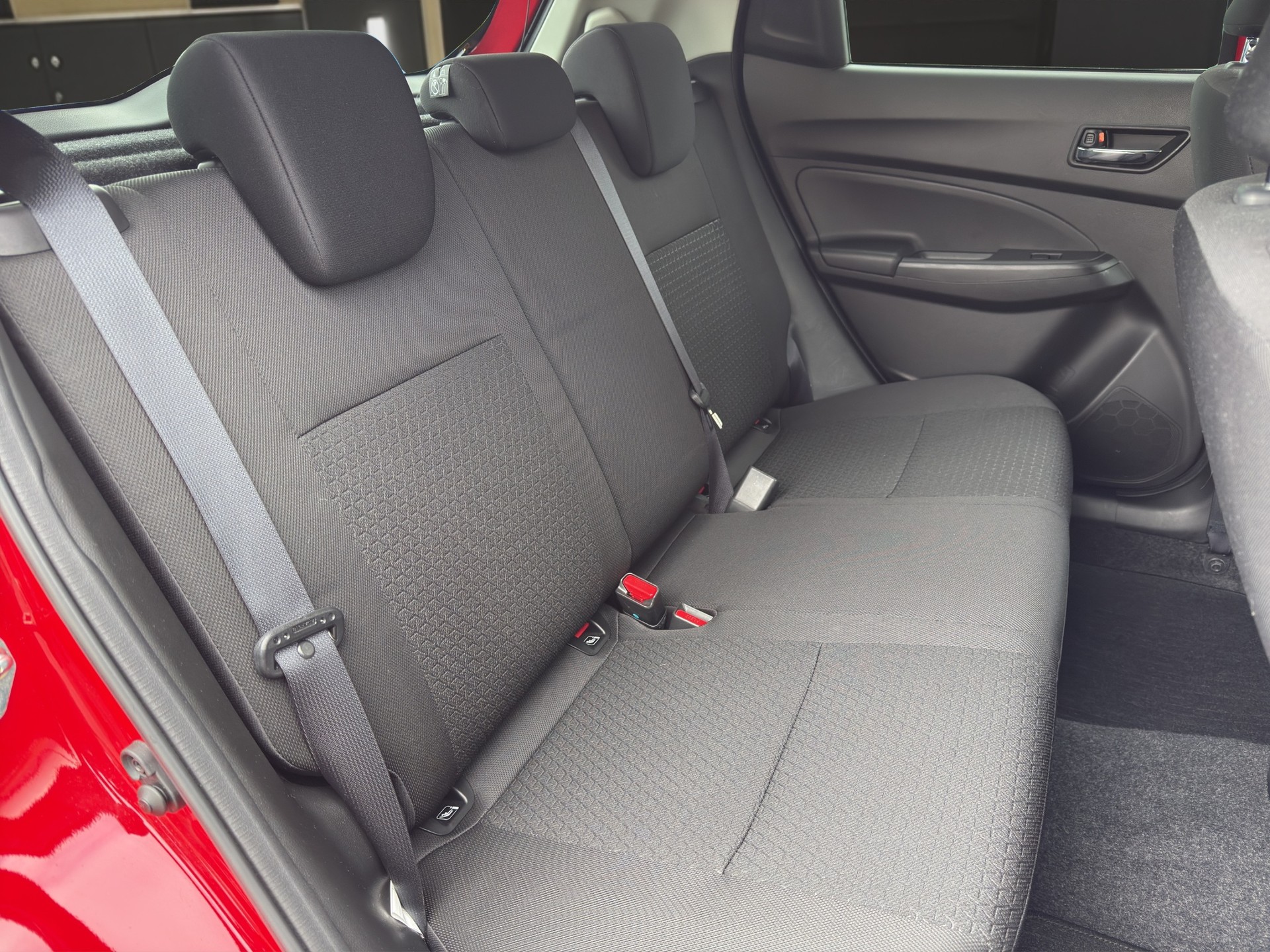 SUZUKI Swift 1.2 Compact Top Hybrid mit Werksgarantie-image-12