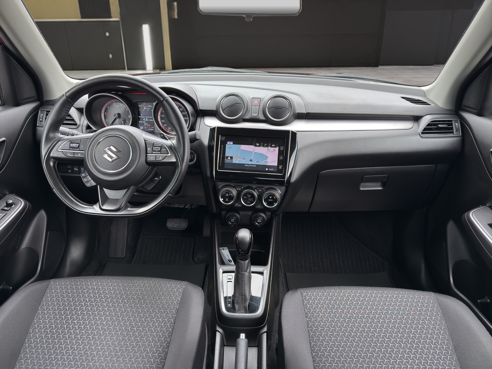SUZUKI Swift 1.2 Compact Top Hybrid mit Werksgarantie-image-10
