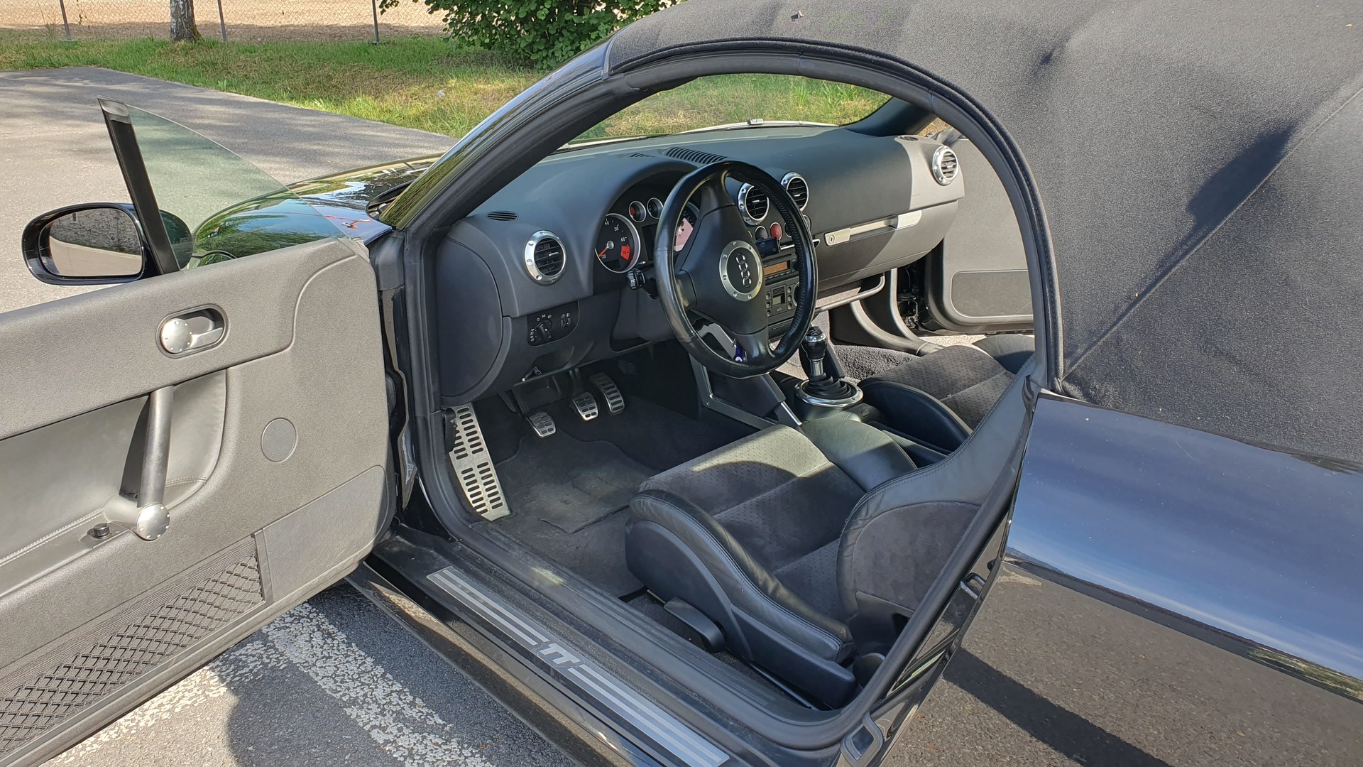 AUDI TT Roadster 1.8 T-image-1