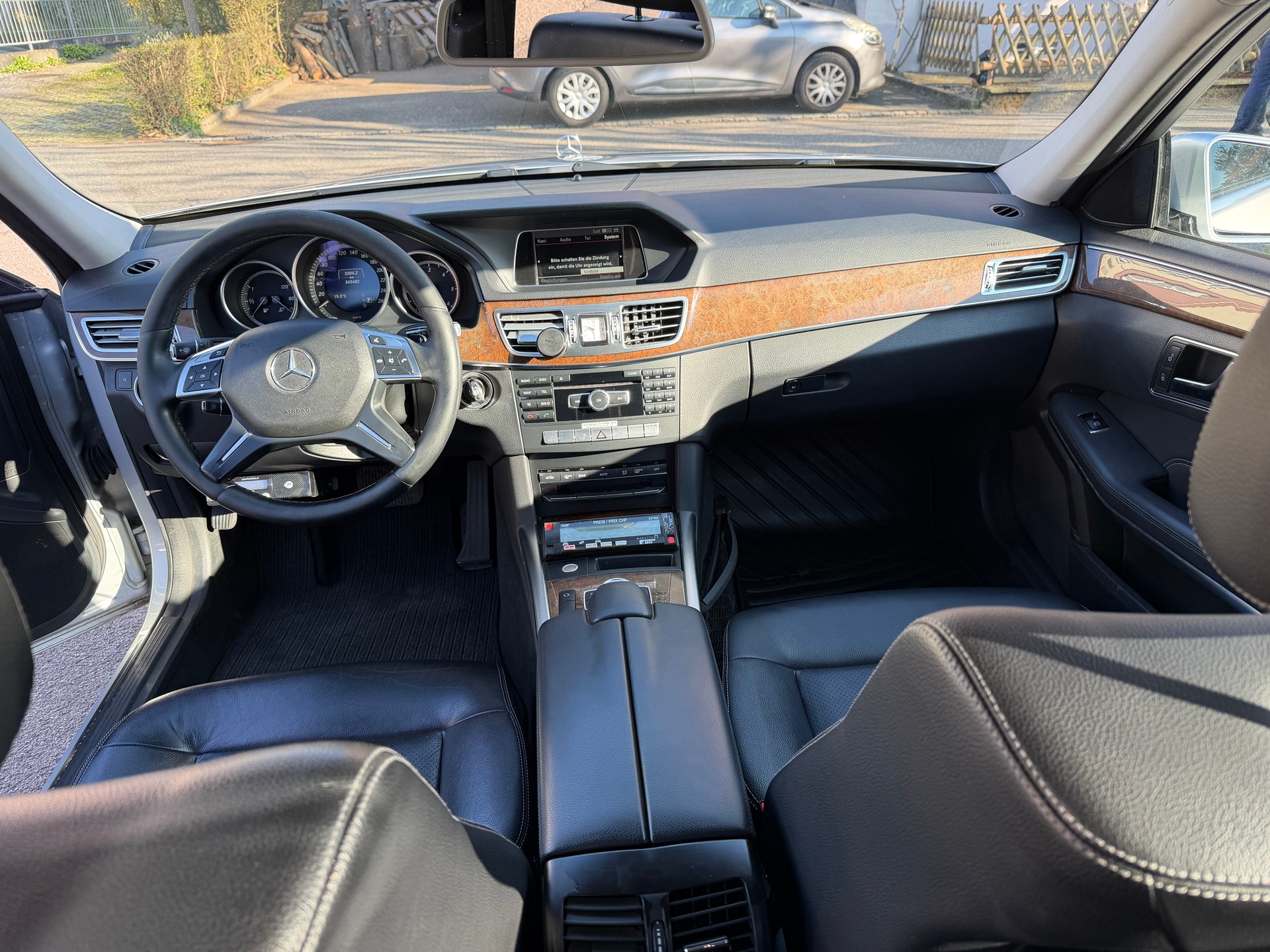 MERCEDES-BENZ E 220 CDI Avantgarde 7G-Tronic-image-9