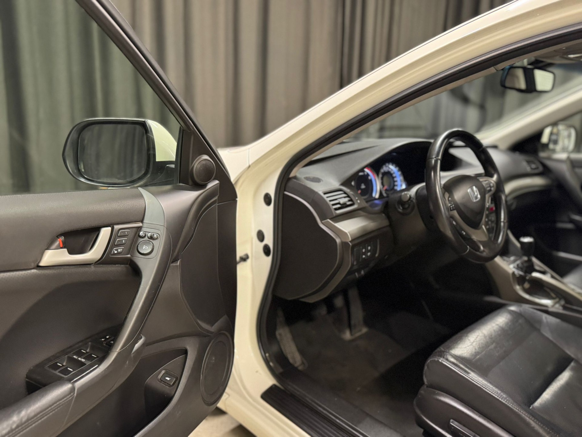 HONDA Accord Tourer 2.2 i-CTDi Executive-image-3
