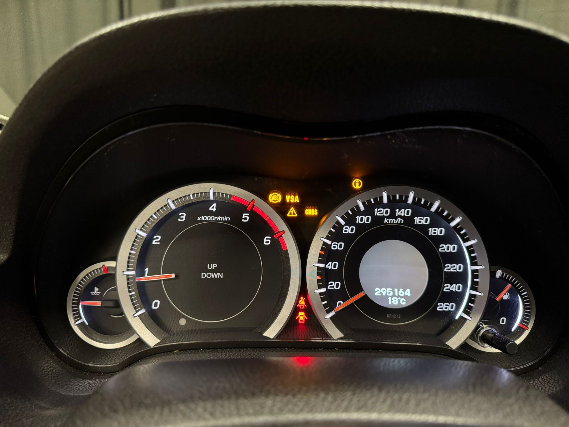 HONDA Accord Tourer 2.2 i-CTDi Executive-image-12