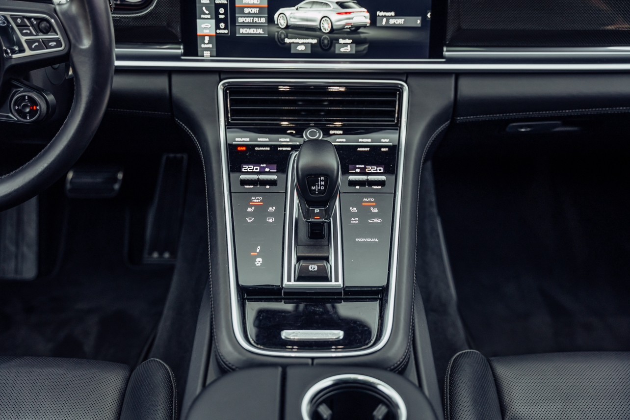 PORSCHE Panamera Turbo S E-Hybrid Sport Turismo PDK-image-10