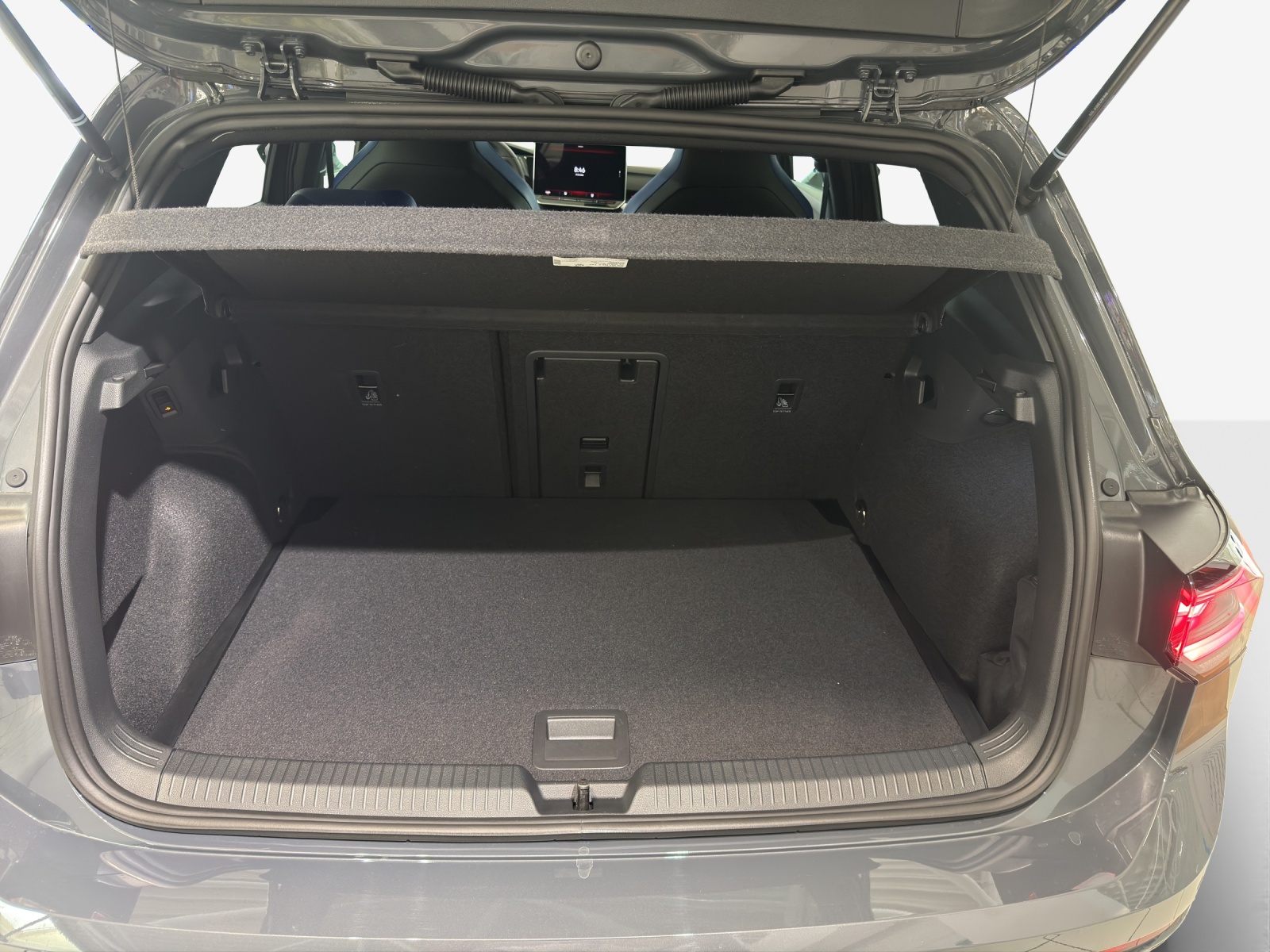 VW Golf 2.0 TSI R DSG 4 Motion-image-11
