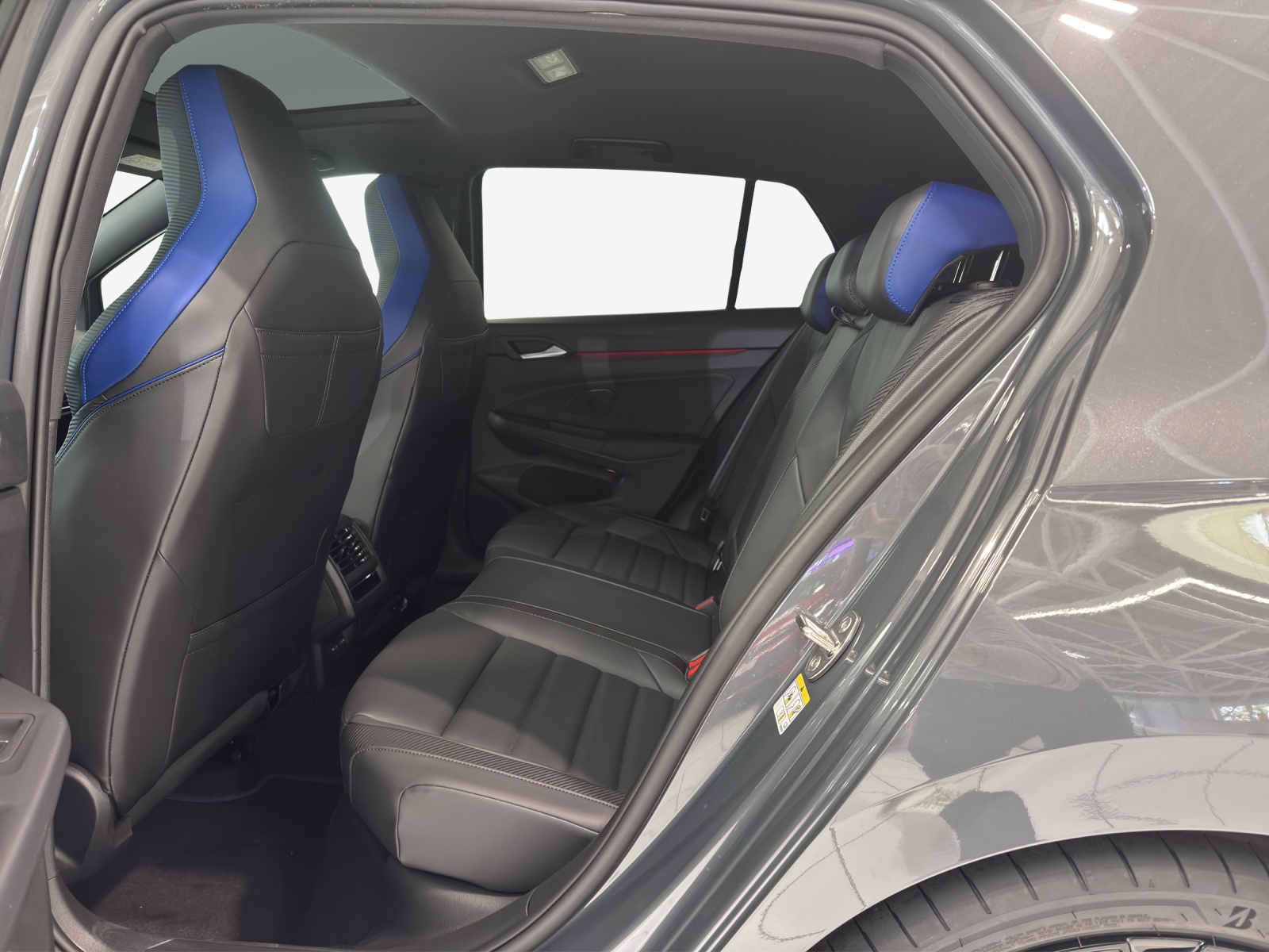 VW Golf 2.0 TSI R DSG 4 Motion-image-10
