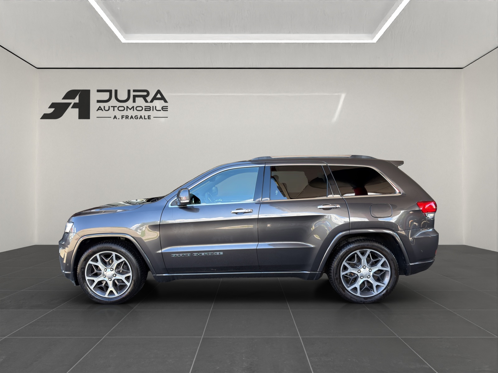 JEEP Grand Cherokee 3.0 CRD 250 Overland-image-3