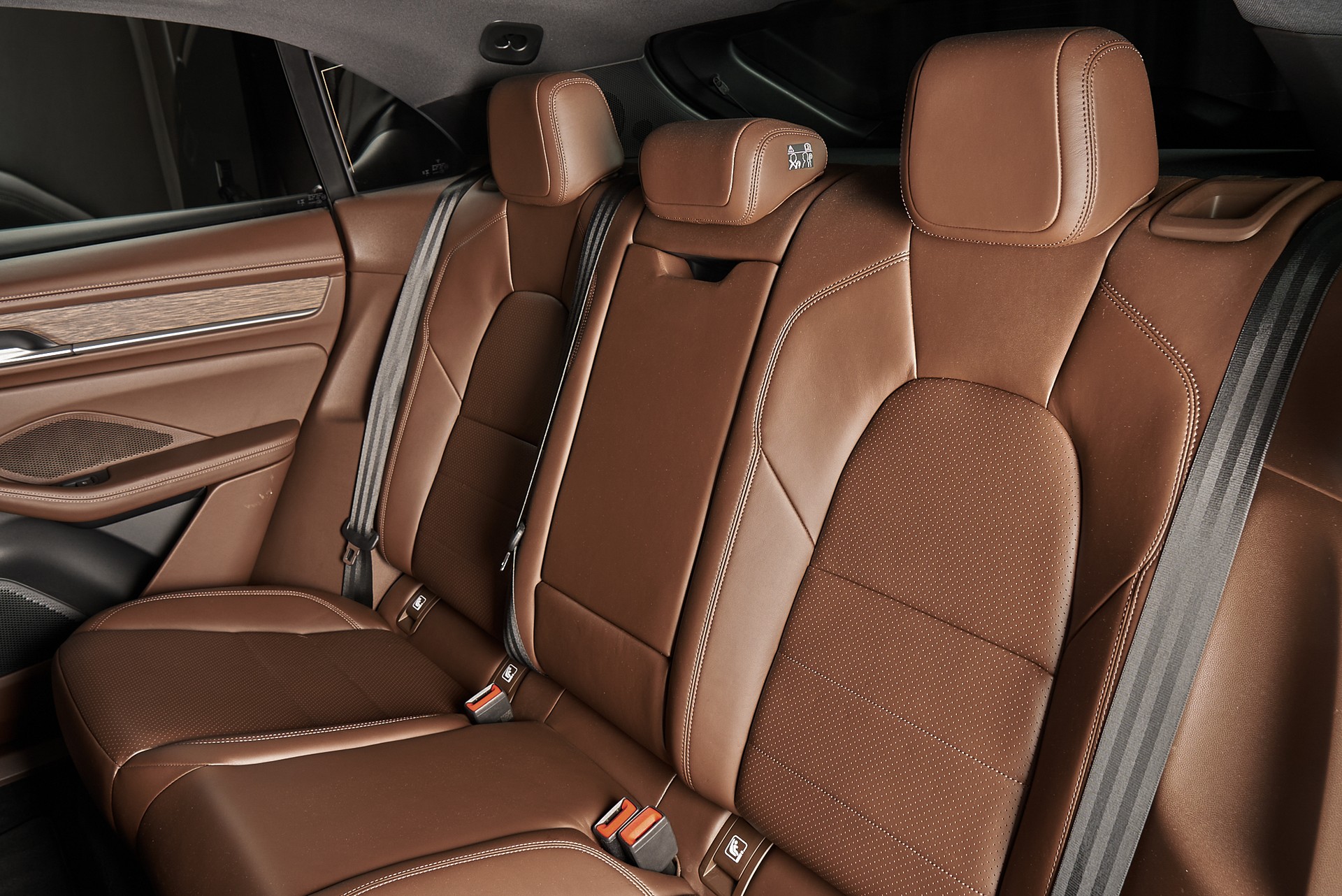 PORSCHE Macan 4 100kWh-image-19