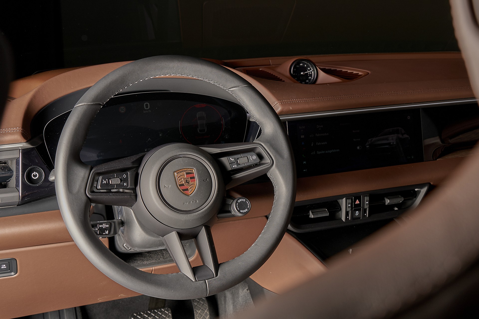 PORSCHE Macan 4 100kWh-image-15