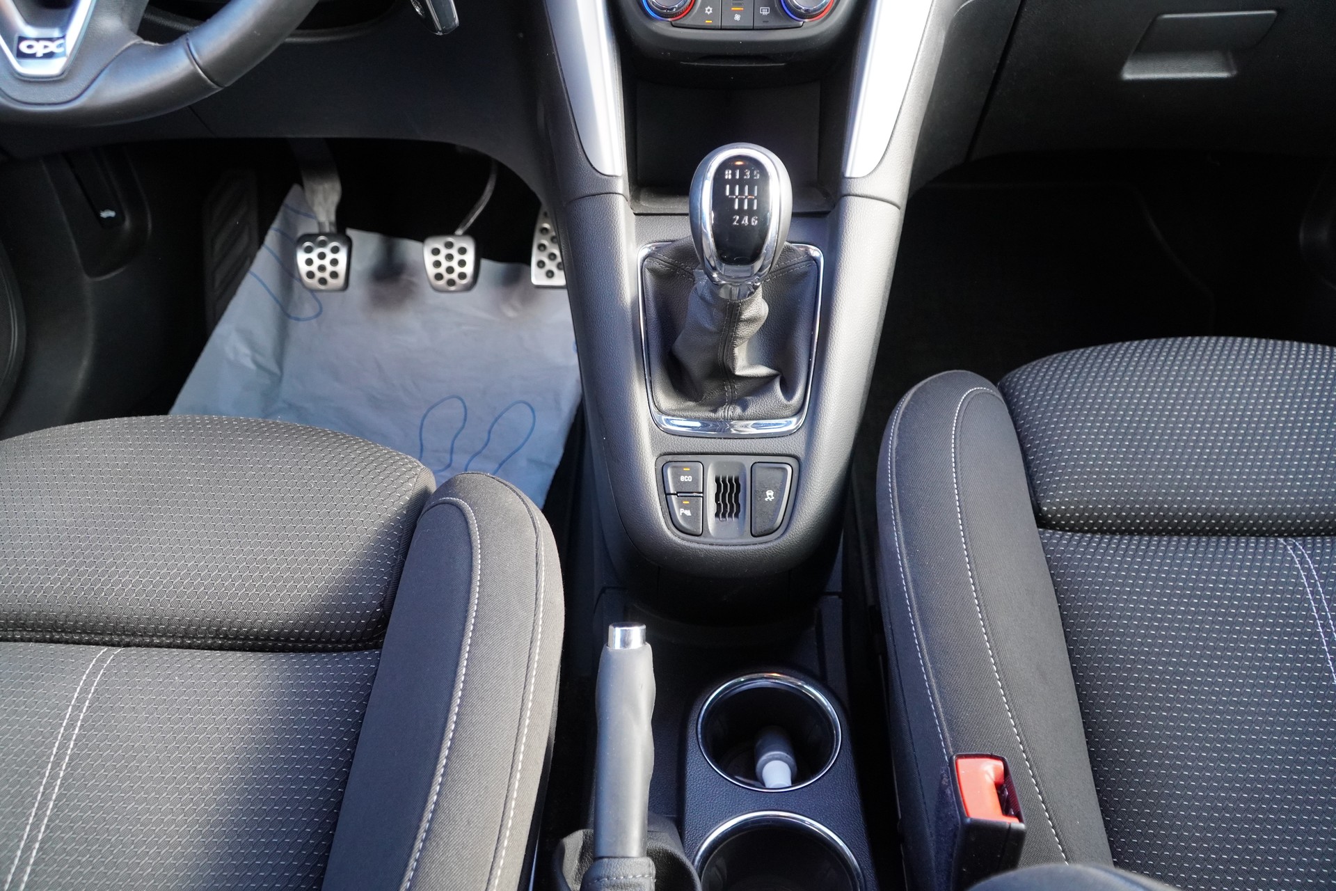 OPEL Zafira 1.6i 16V Turbo OPC Line-image-18