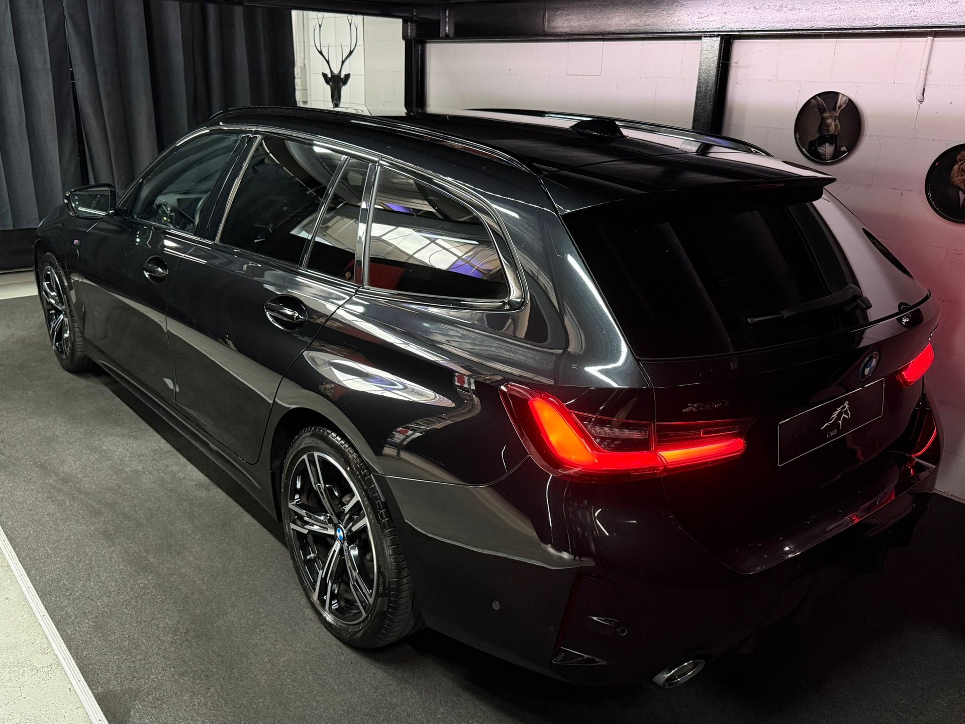BMW 330e x DriveTouring Steptronic M Sport. / Werksgarantie 36 monate / Gratis Service bis 100'000 km-image-3