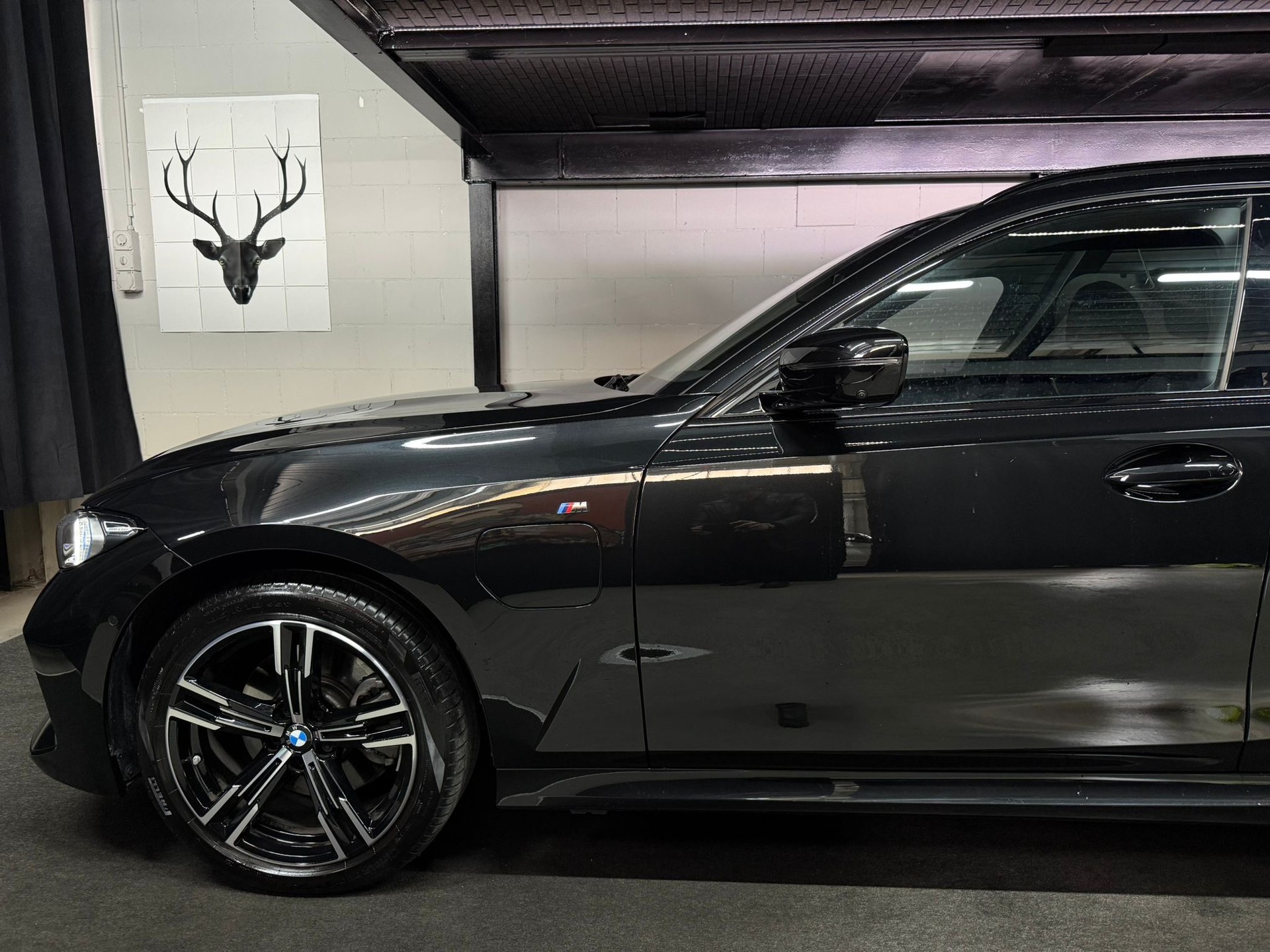 BMW 330e x DriveTouring Steptronic M Sport. / Werksgarantie 36 monate / Gratis Service bis 100'000 km-image-5