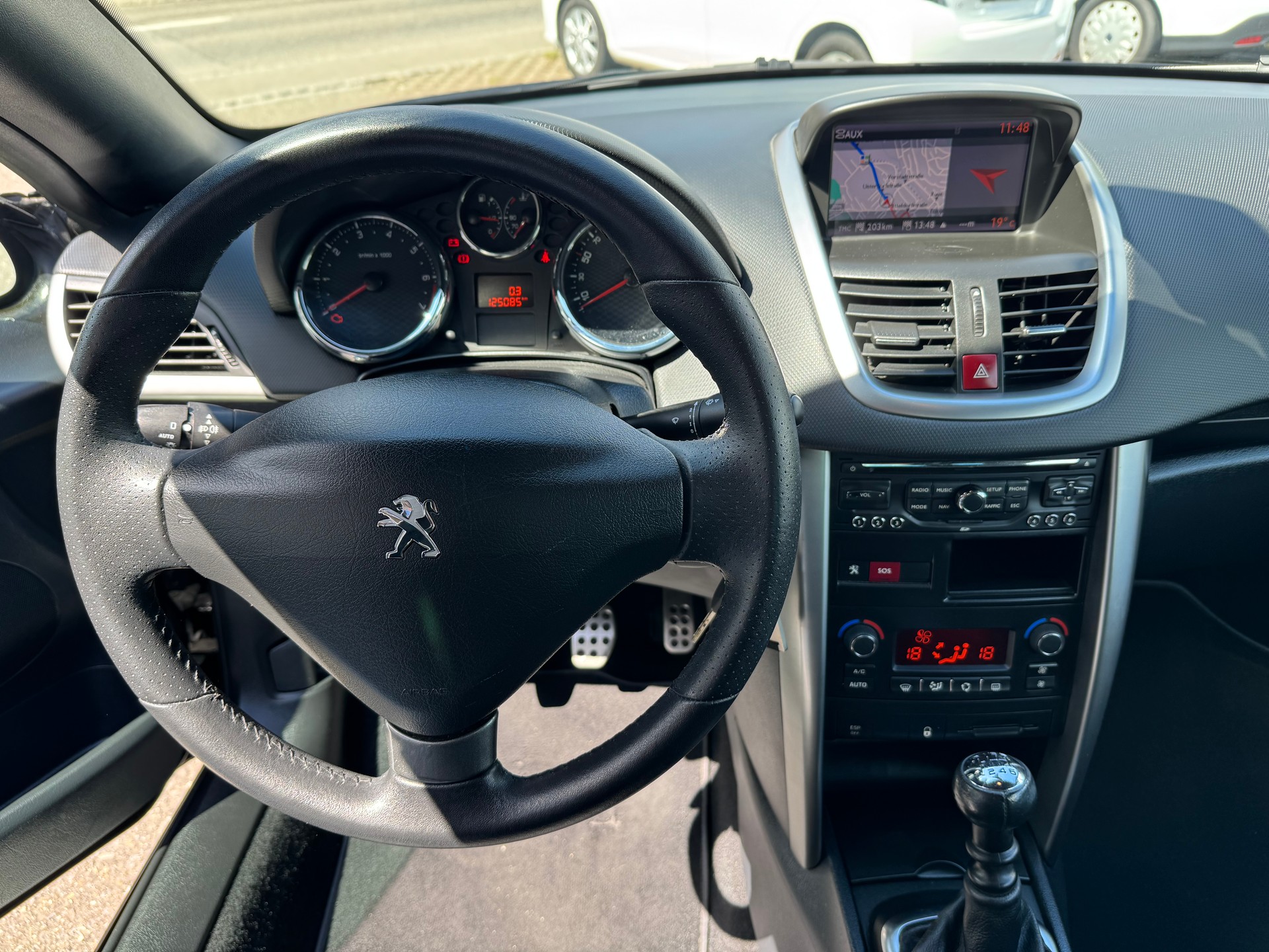 PEUGEOT 207 CC 1.6 16V Turbo Allure-image-11