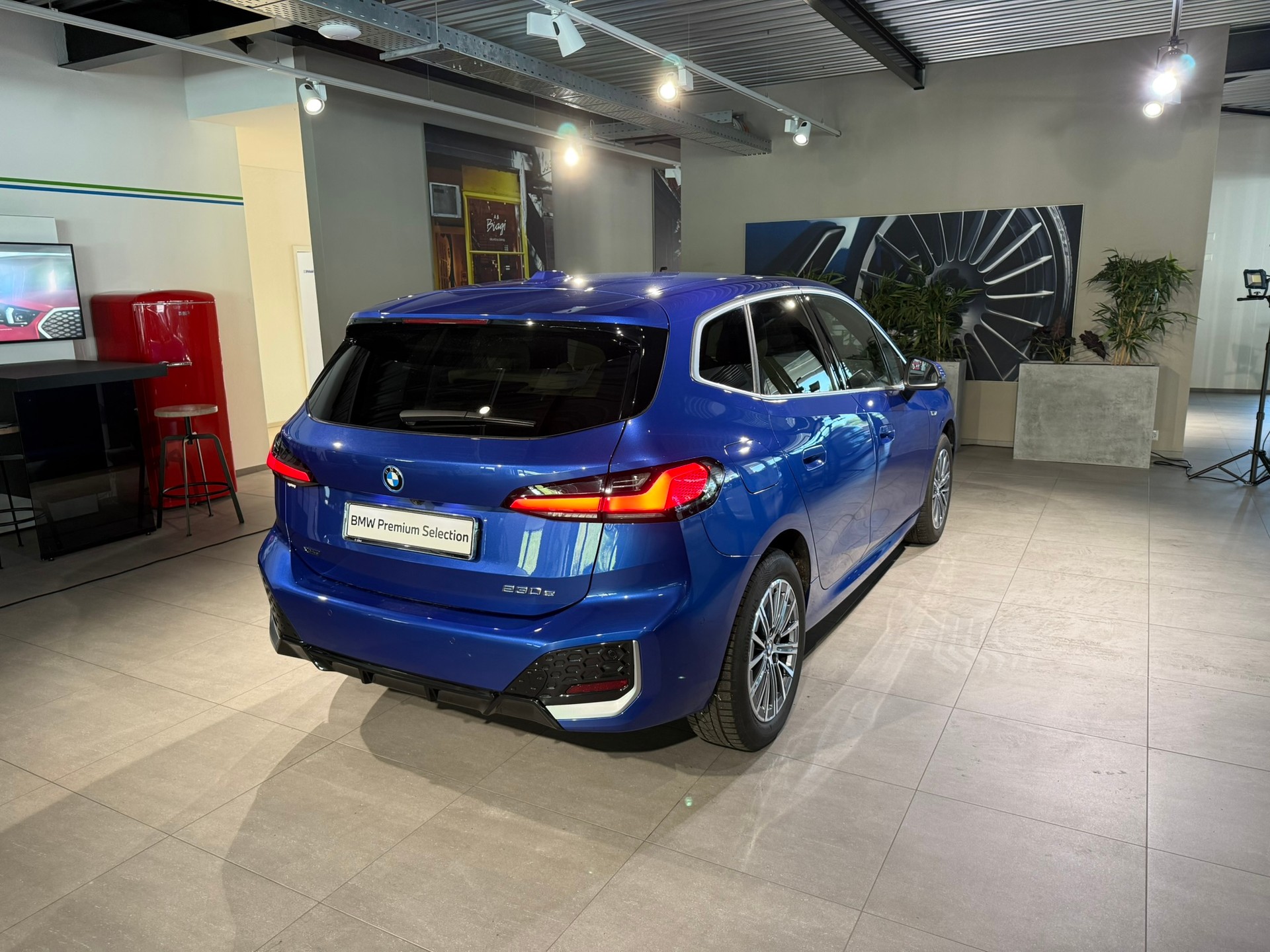 BMW 230e xDrive Active Tourer M Sport-image-4