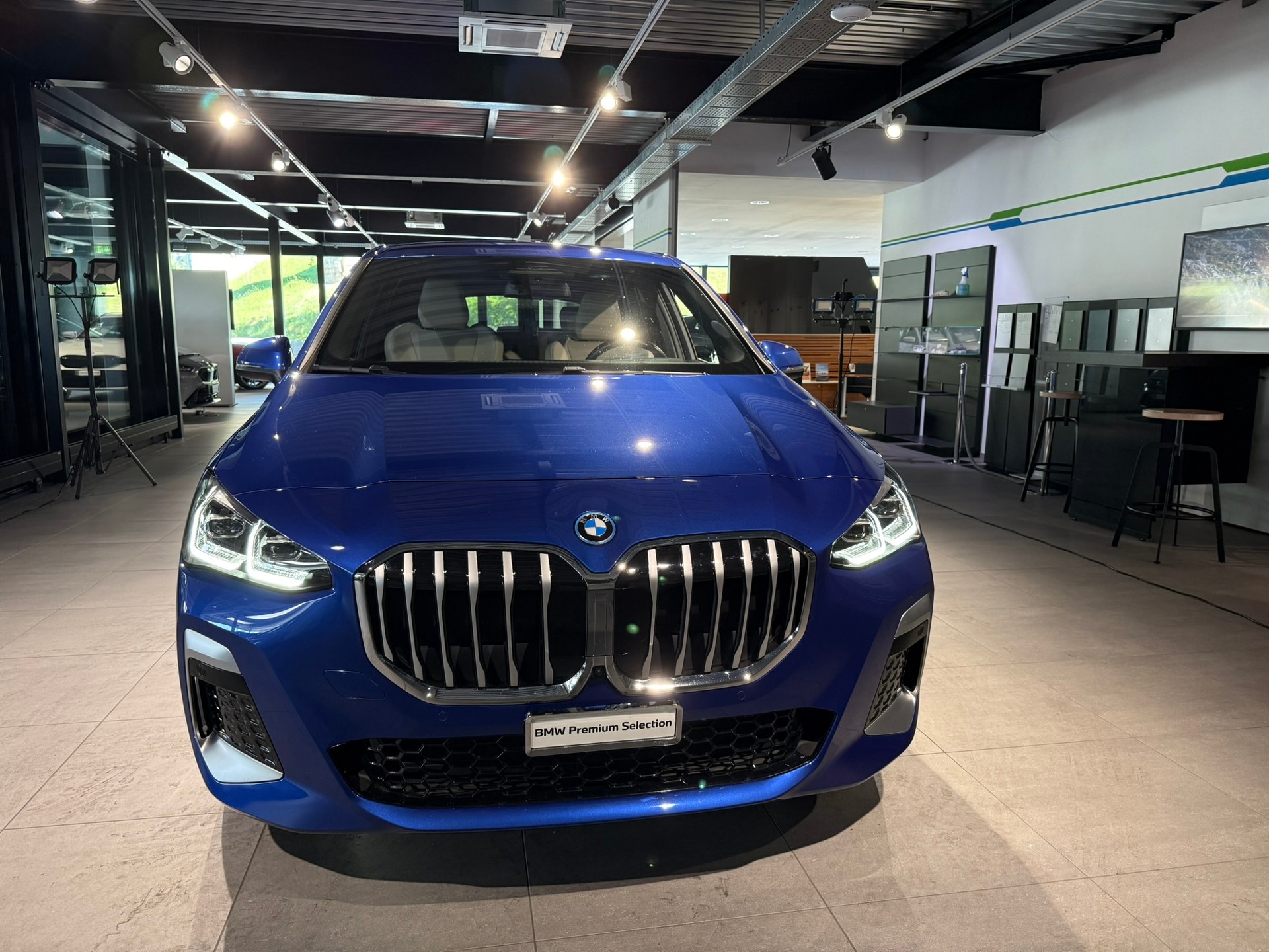 BMW 230e xDrive Active Tourer M Sport-image-6