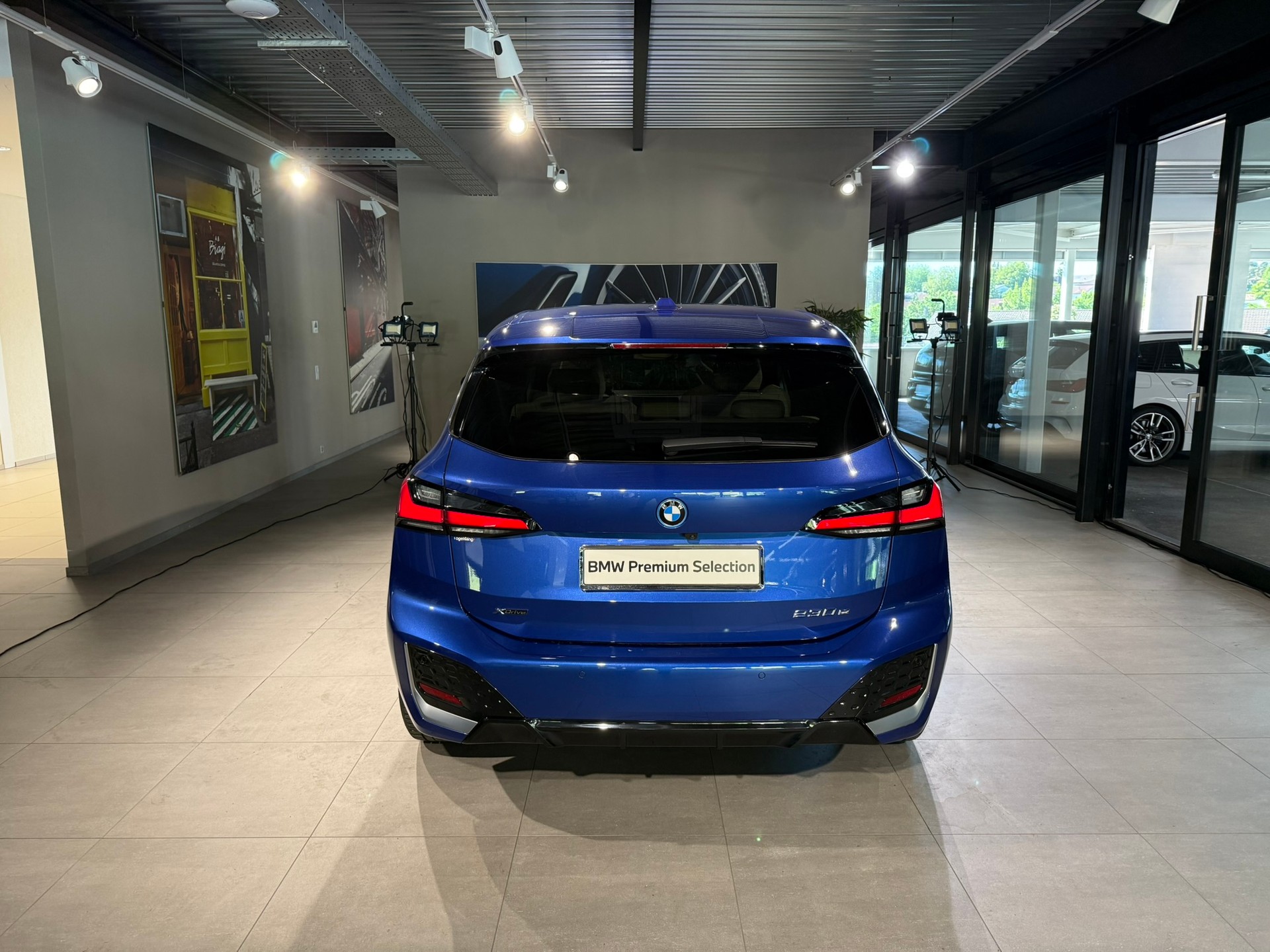 BMW 230e xDrive Active Tourer M Sport-showroom-element-3