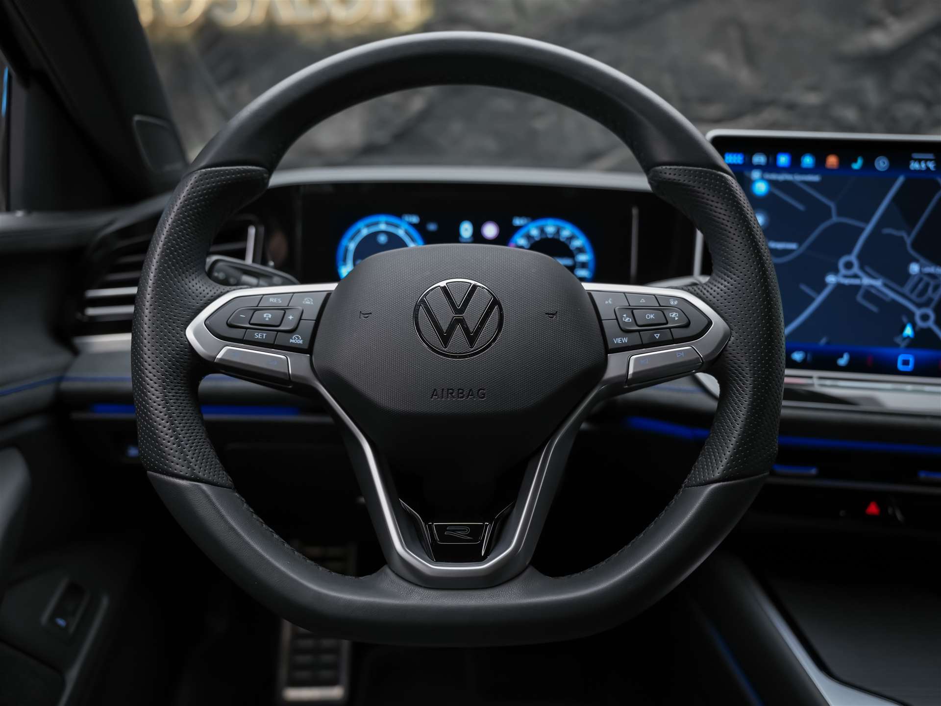 VW Passat Variant 2.0 TSI R-Line DSG 4motion *Massage*AHK*Head-UP*Standheizung*-image-20