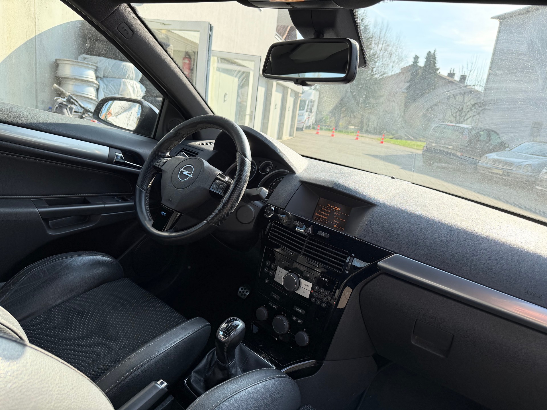 OPEL Astra GTC 2.0i 16V Turbo OPC-image-7