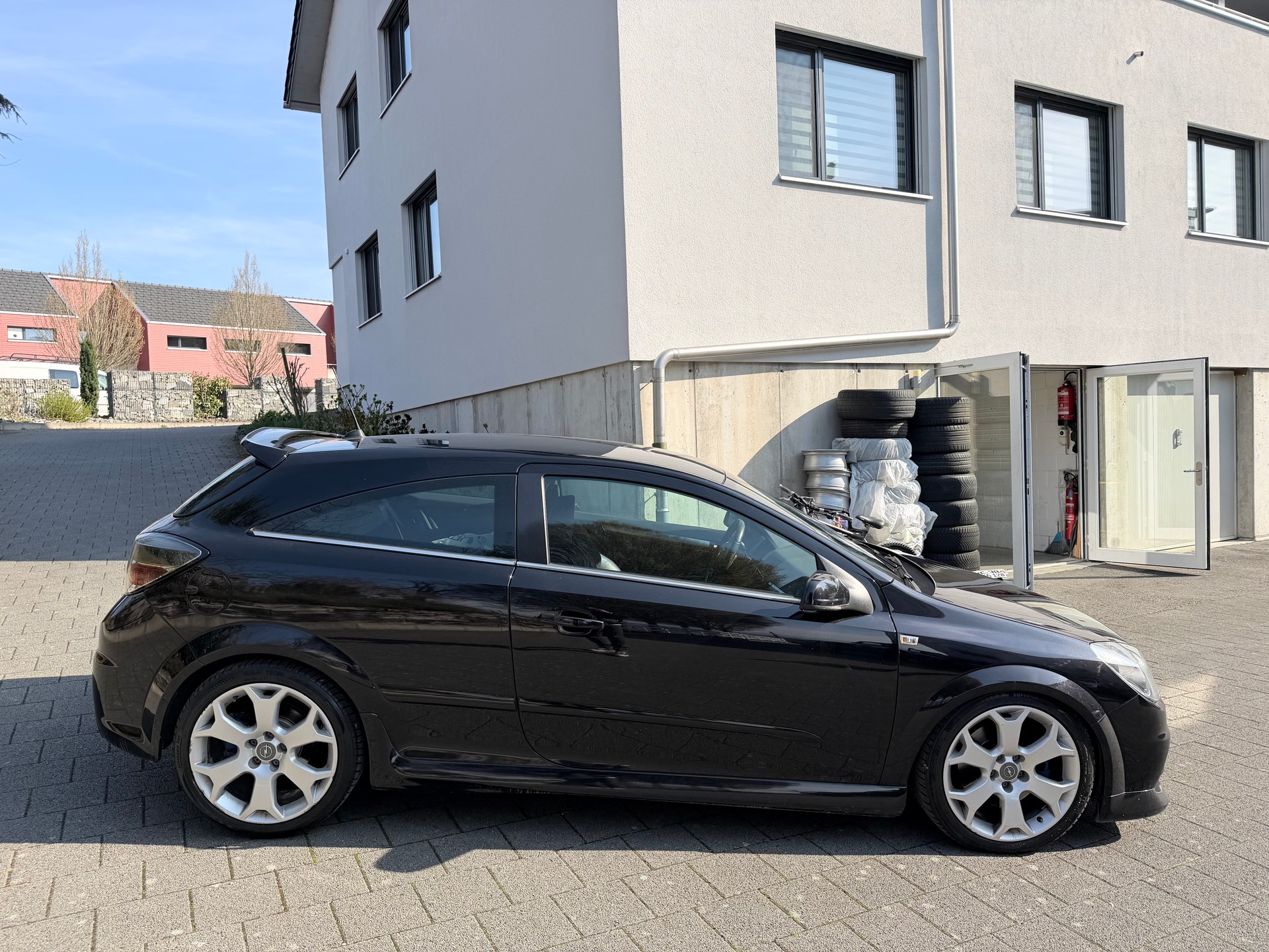 OPEL Astra GTC 2.0i 16V Turbo OPC-image-3