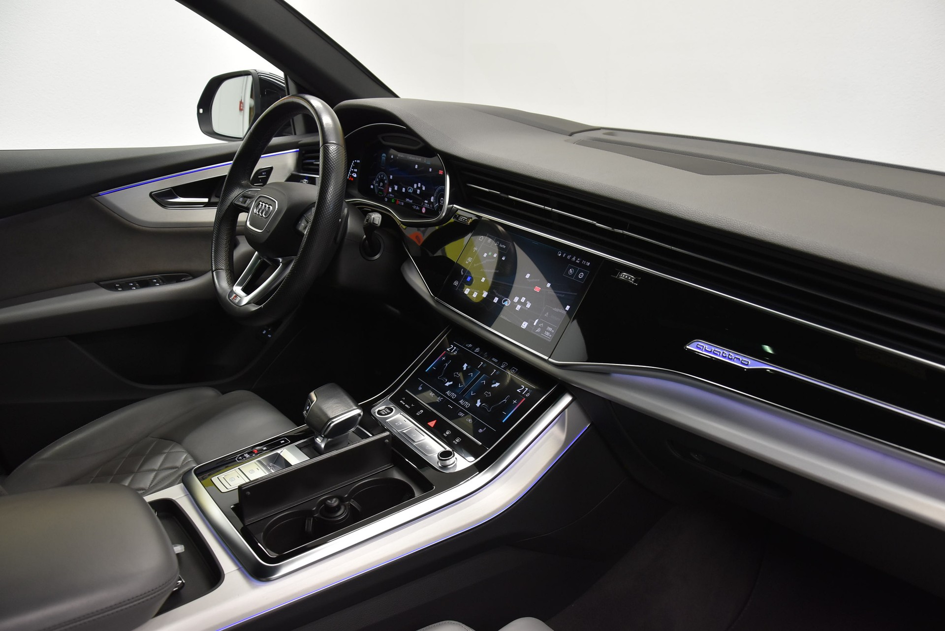 AUDI Q8 60 TFSI e quattro PHEV tiptronic-image-3