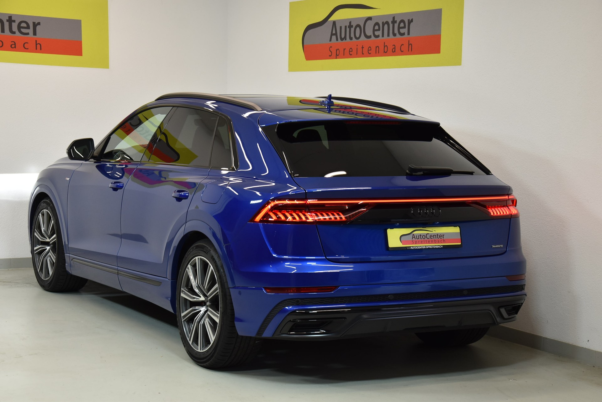 AUDI Q8 60 TFSI e quattro PHEV tiptronic-image-11