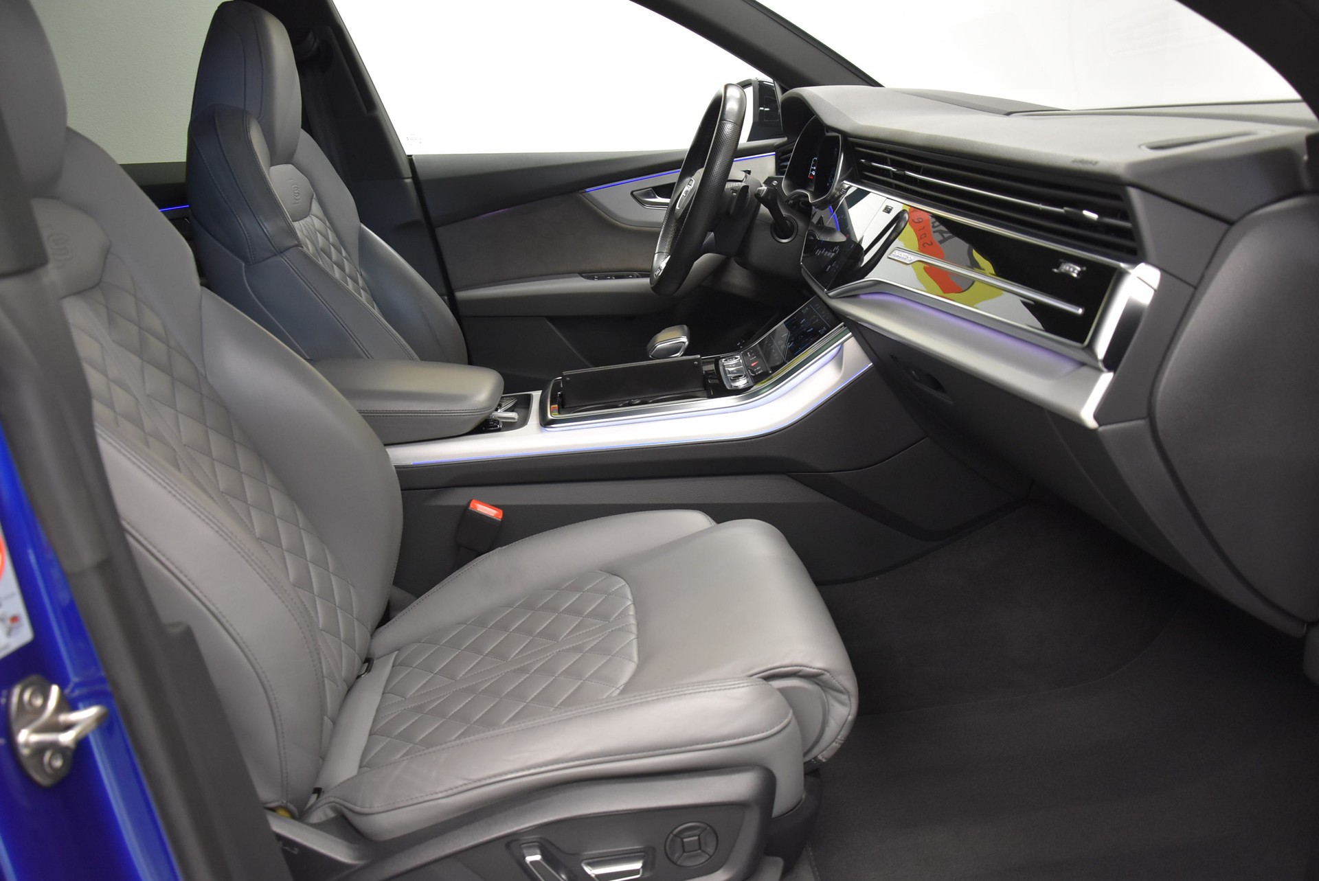 AUDI Q8 60 TFSI e quattro PHEV tiptronic-image-2