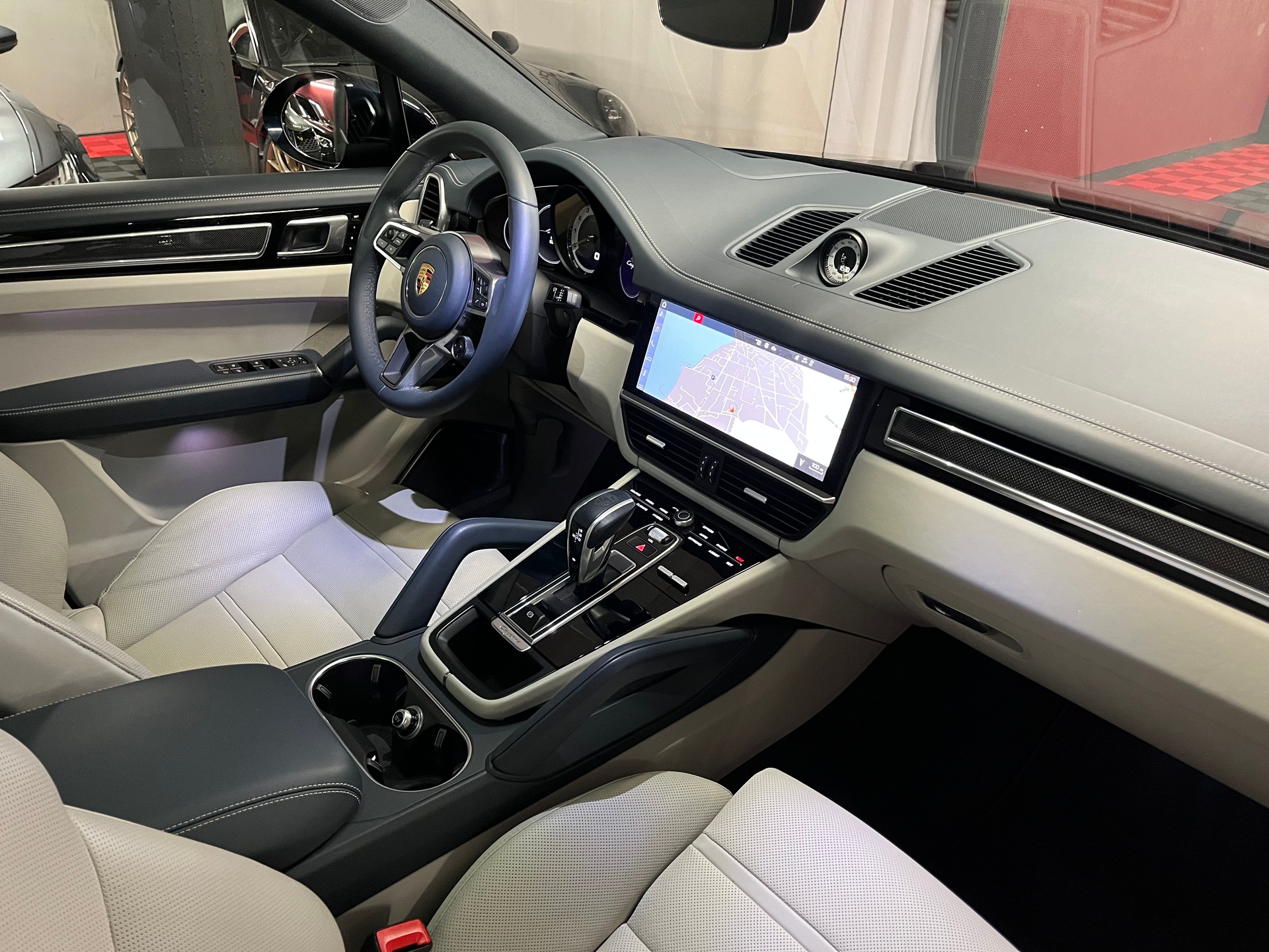 PORSCHE Cayenne Coupé E-Hybrid-image-13