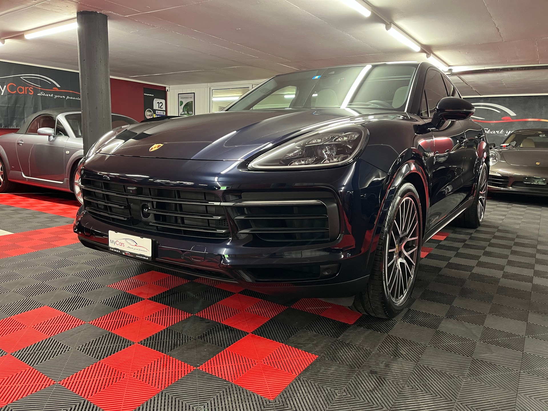 PORSCHE Cayenne Coupé E-Hybrid-image-2